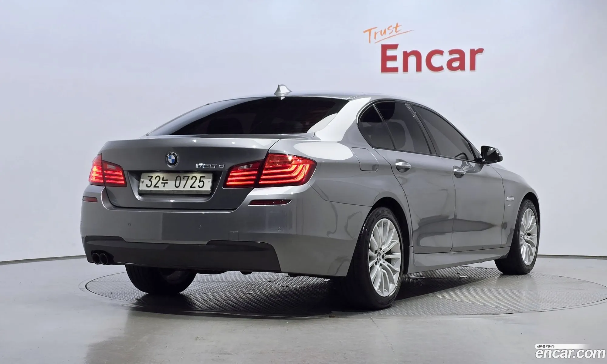 BMW 5 Series F10 520D M Aerodynamics - фотография 2399536