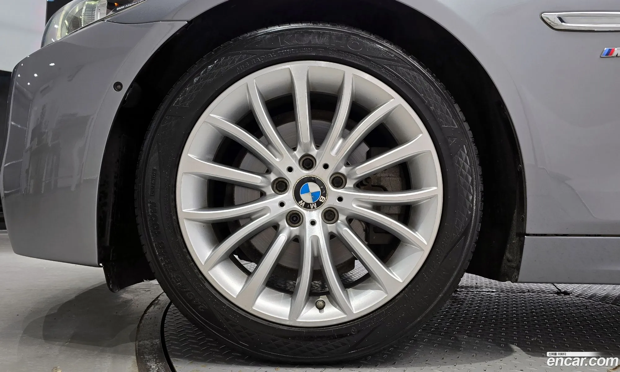 BMW 5 Series F10 520D M Aerodynamics - фотография 2399539
