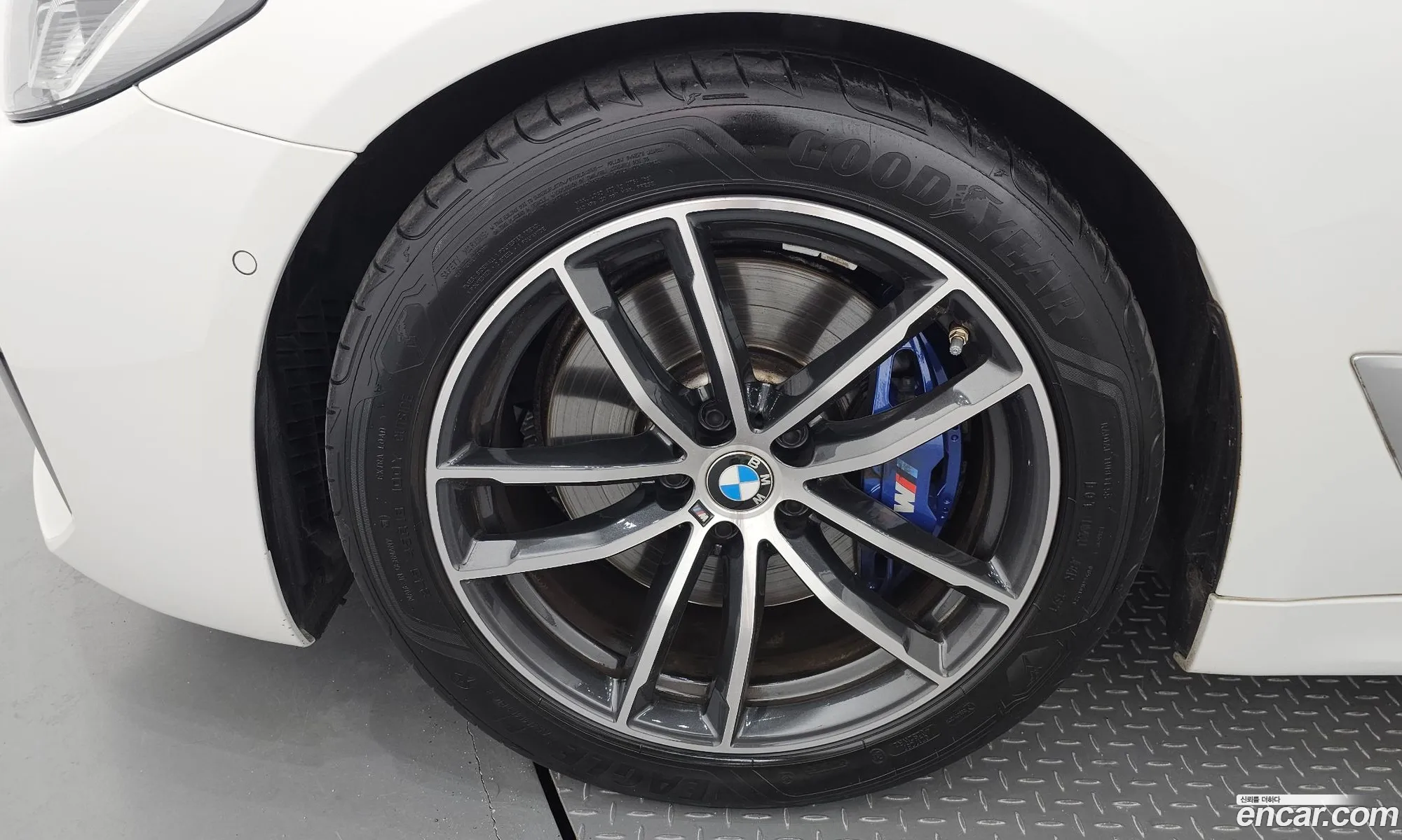 BMW 5 Series G30 520I M Sports - фотография 103054