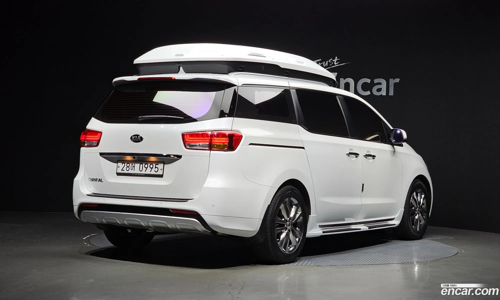 Kia All New Carnival 9-Seater Outdoor Prestige - фотография 12545851