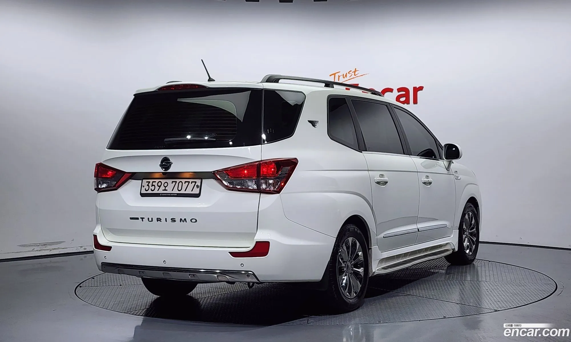 Kg Mobility Ssangyong Korando Turismo 4Wd Tx 11-Seater - фотография 4801263