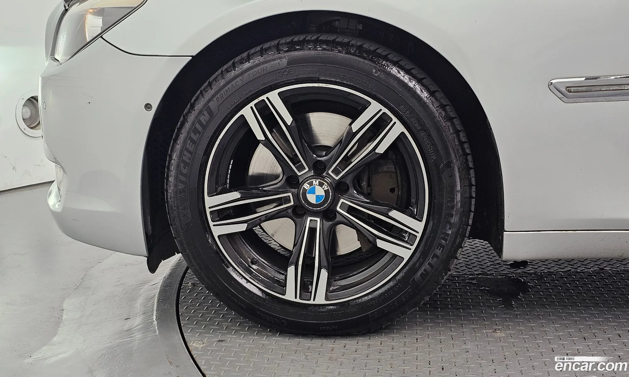 BMW 7 Series F01 740I - фотография 102969