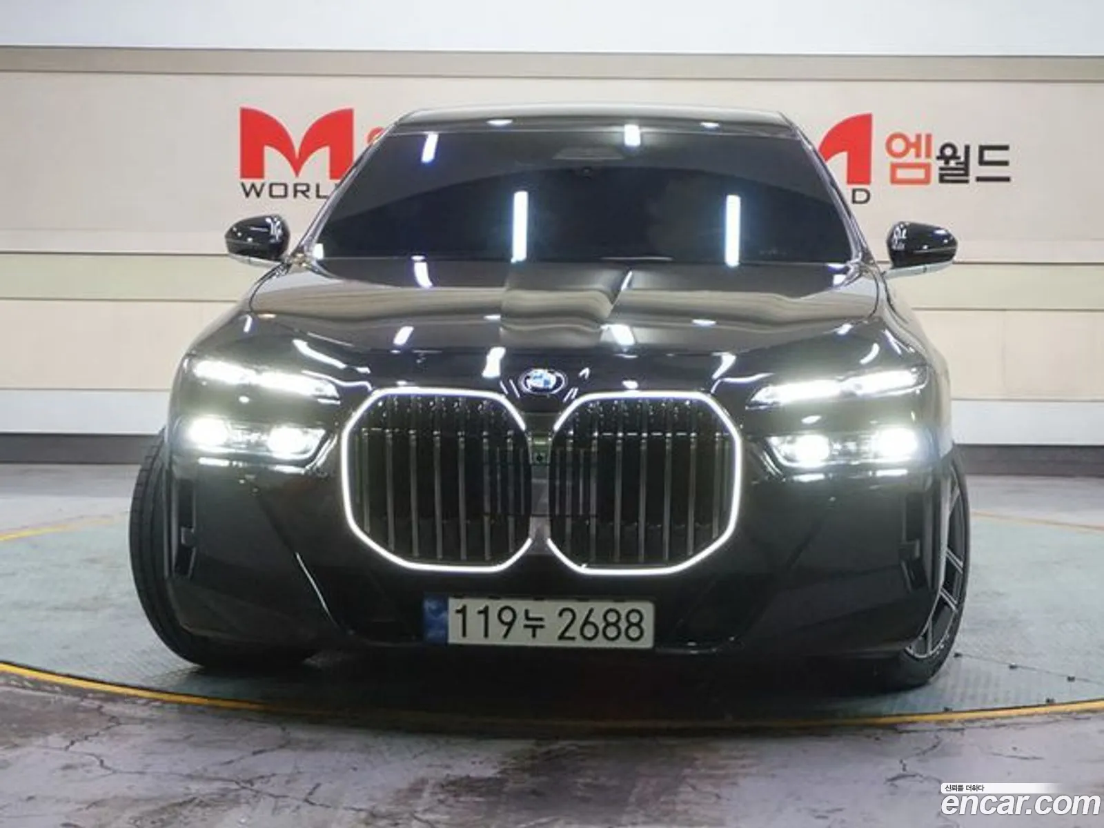 BMW 7 Series G70 740I xDrive M Sports - фотография 14084958