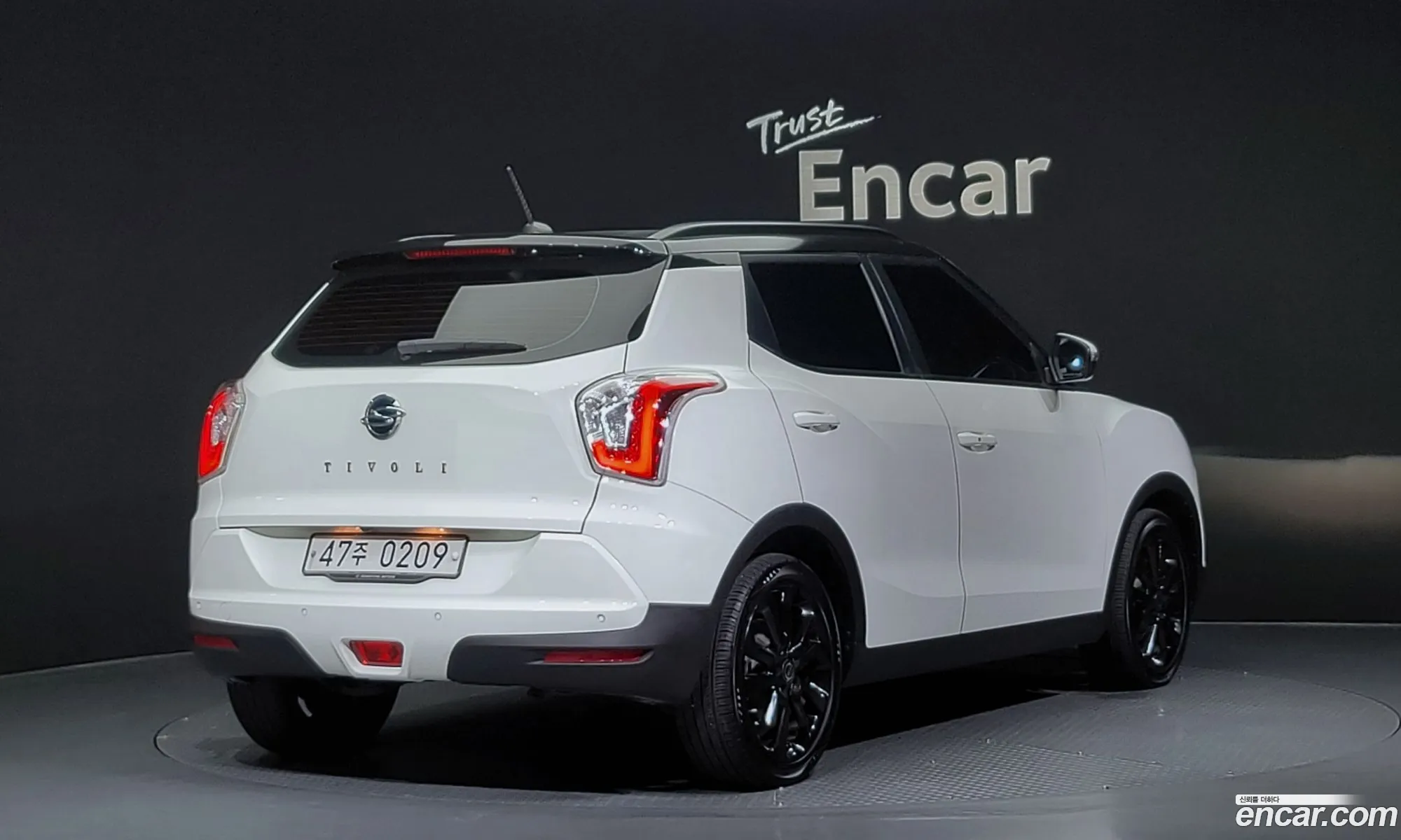 Kg Mobility Ssangyong Tivoli Lx 2Wd Top-Of-The-Line Model - фотография 4750290