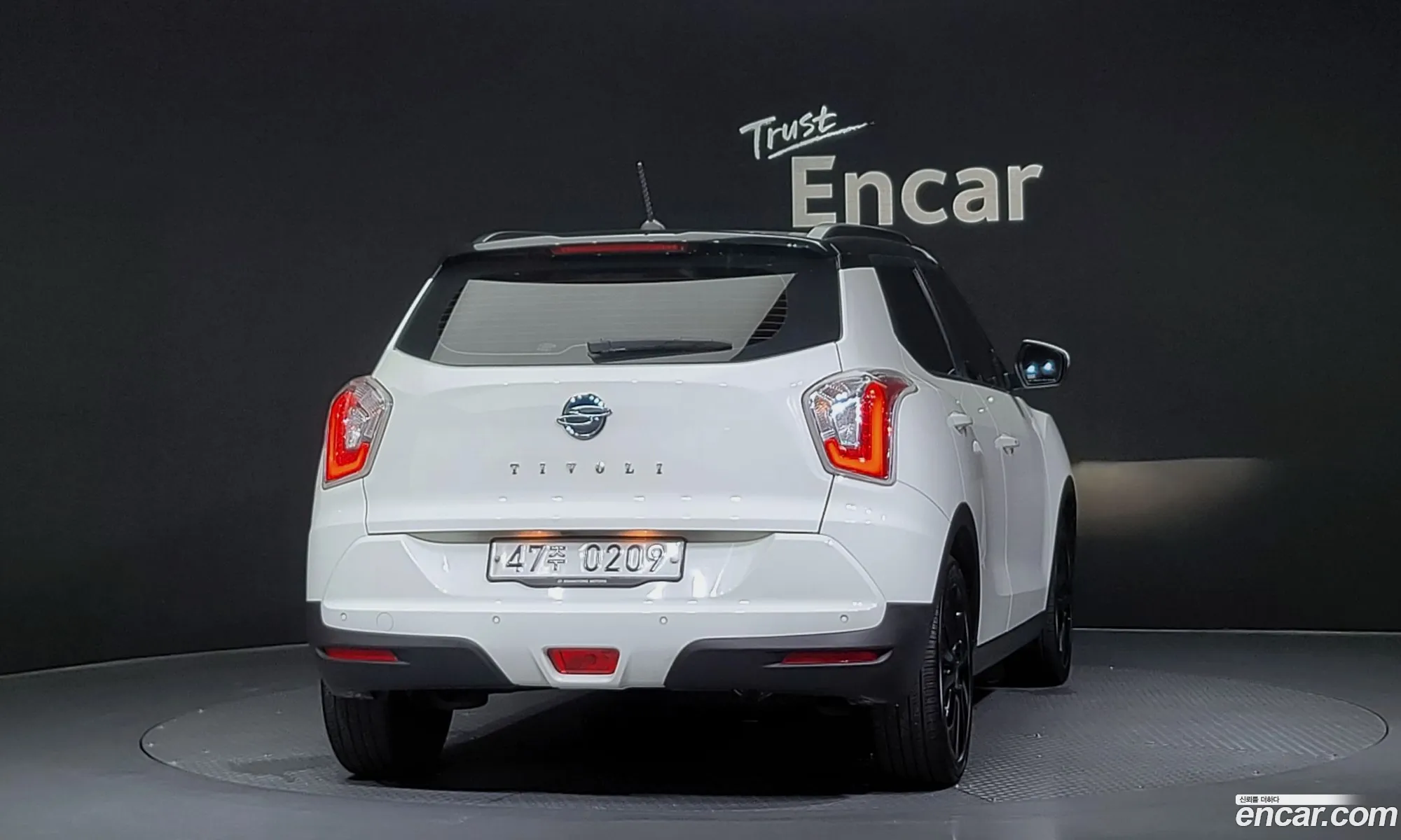 Kg Mobility Ssangyong Tivoli Lx 2Wd Top-Of-The-Line Model - фотография 4750292