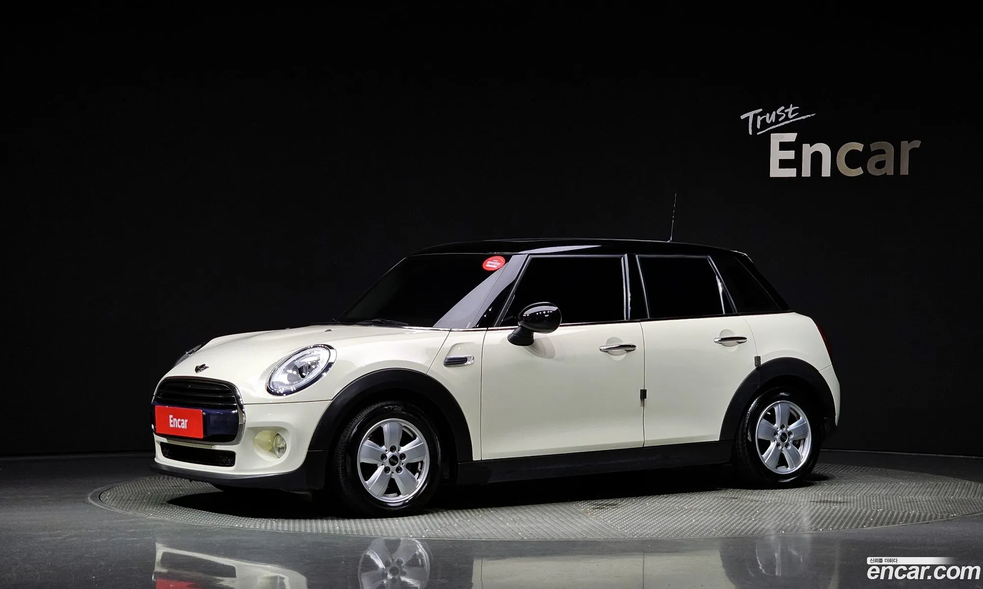 Mini Cooper D 5-Door Mid 3Rd Generation - фотография 247427