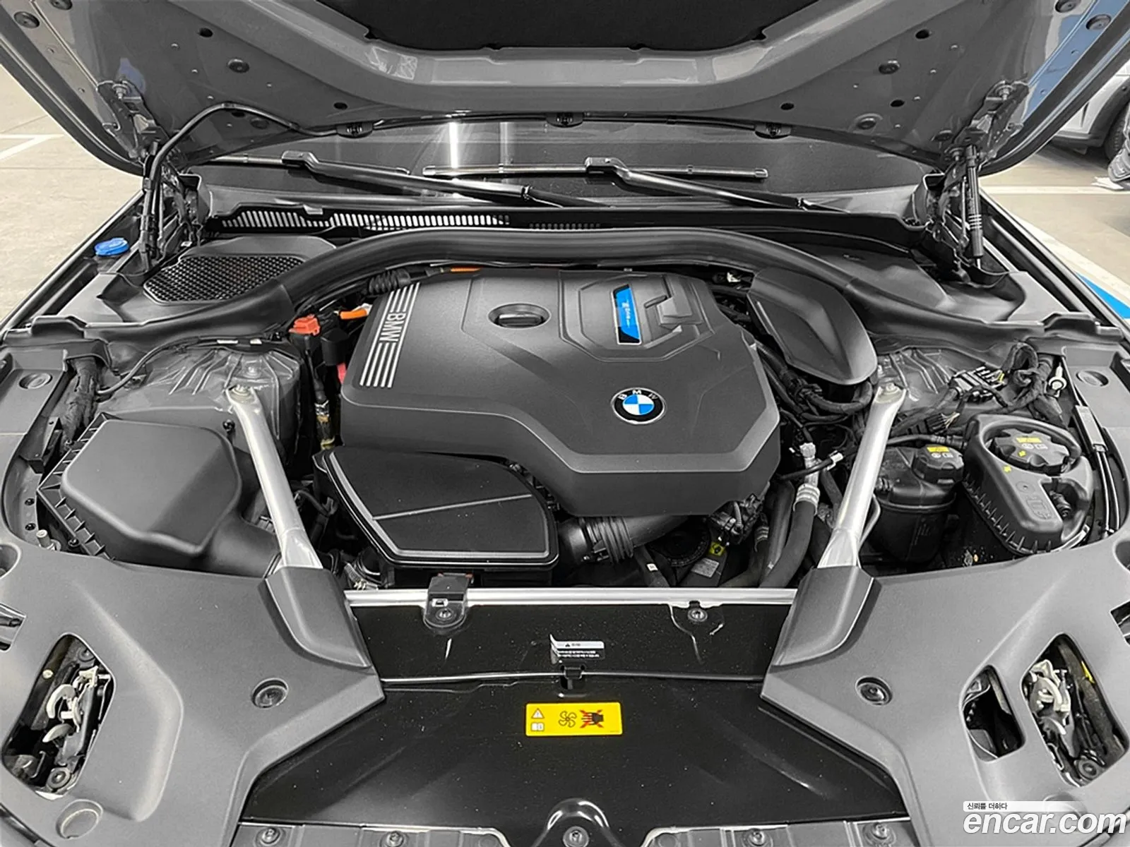 BMW 5 Series G30 530E M Sports - фотография 2455305