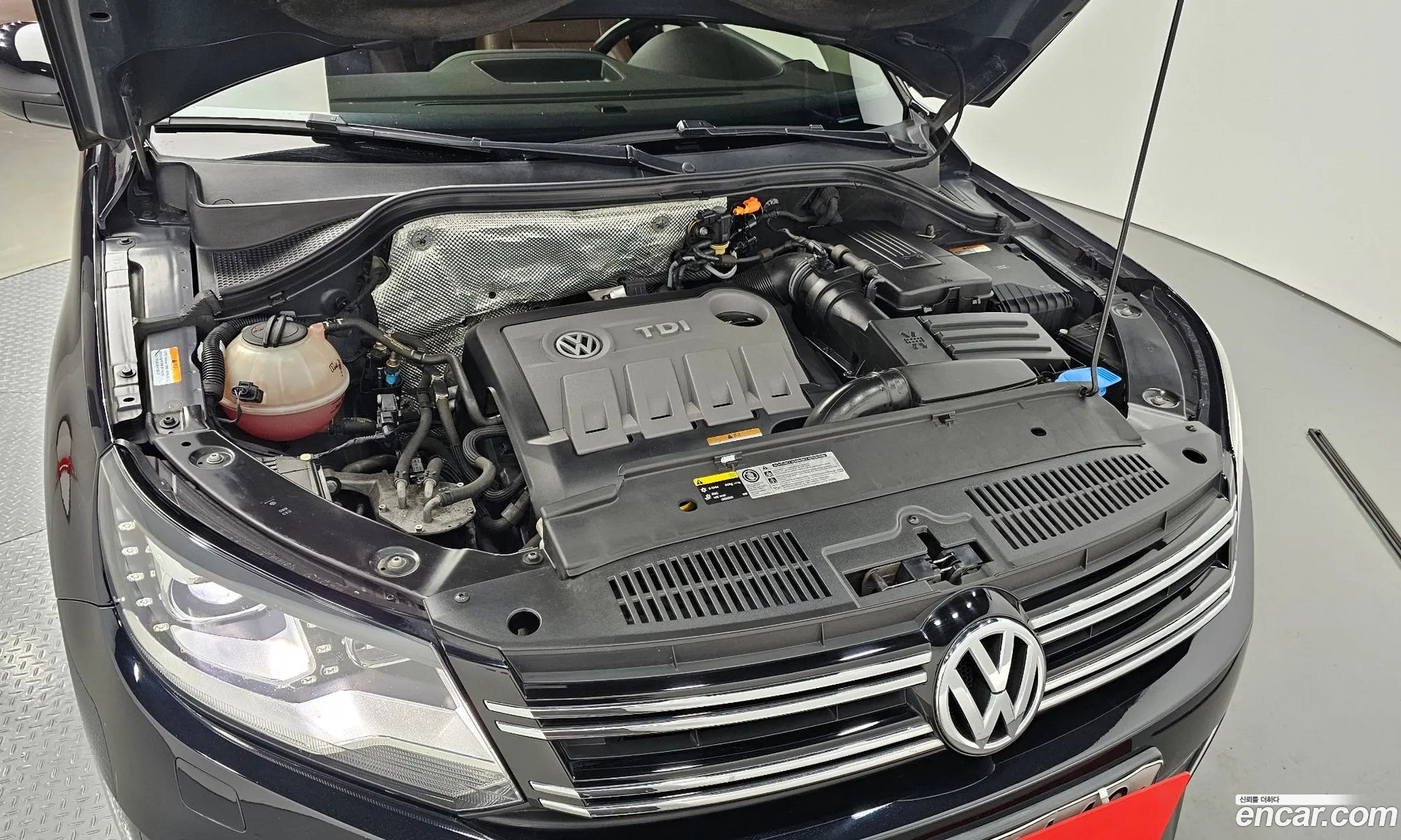 Volkswagen New Tiguan 20 Tdi Premium 5N - фотография 12804901