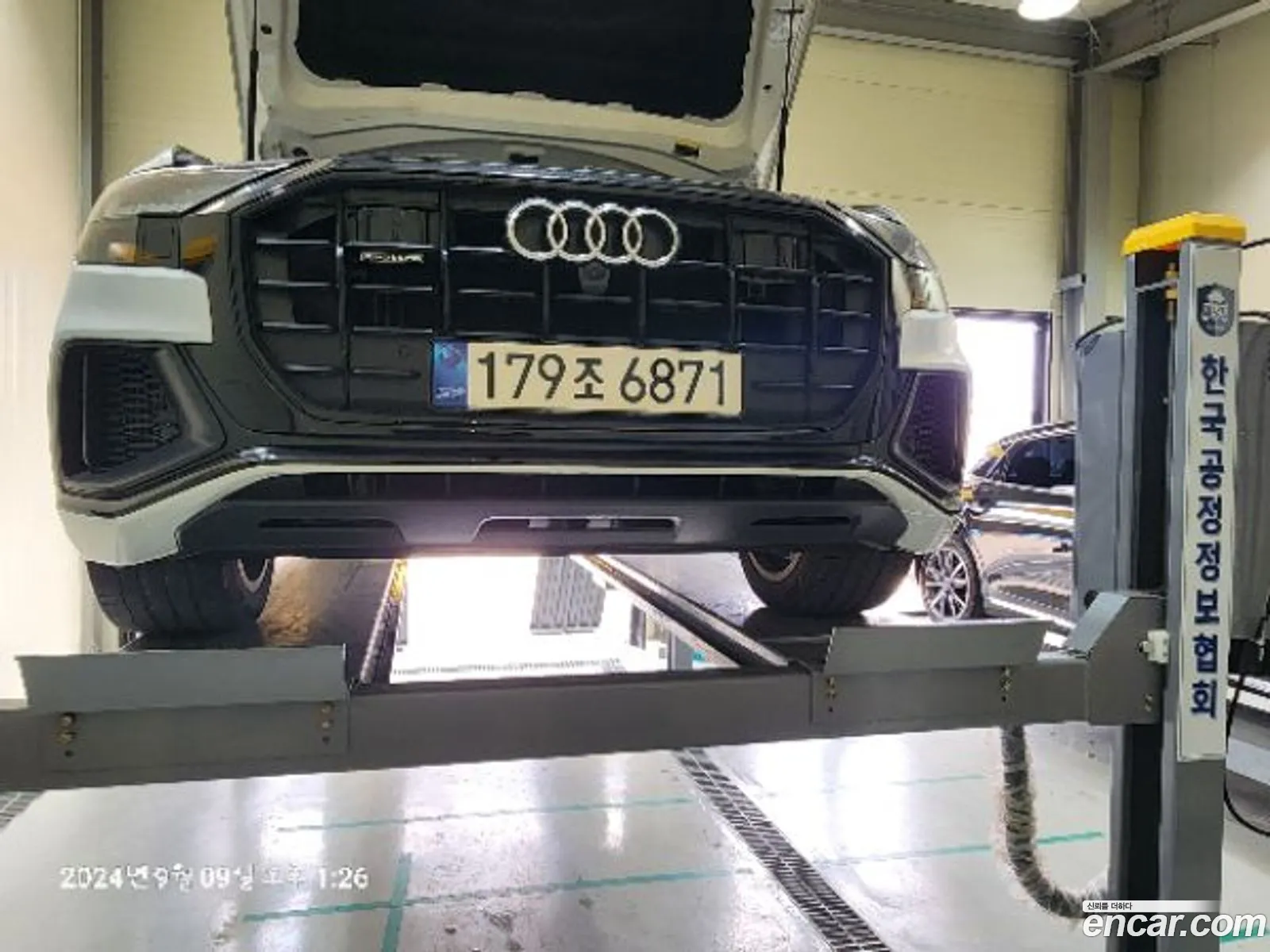 Audi Q8 4M 55 Tfsi Quattro Premium - фотография 12664853