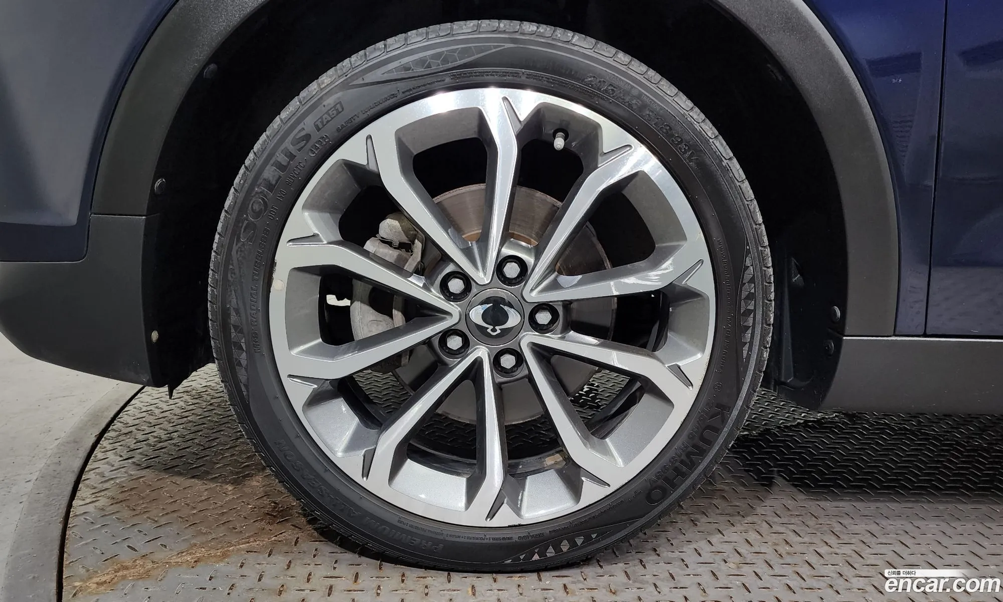 Kg Mobility Ssangyong Tivoli Armor Gear Edition 2Wd - фотография 4635600