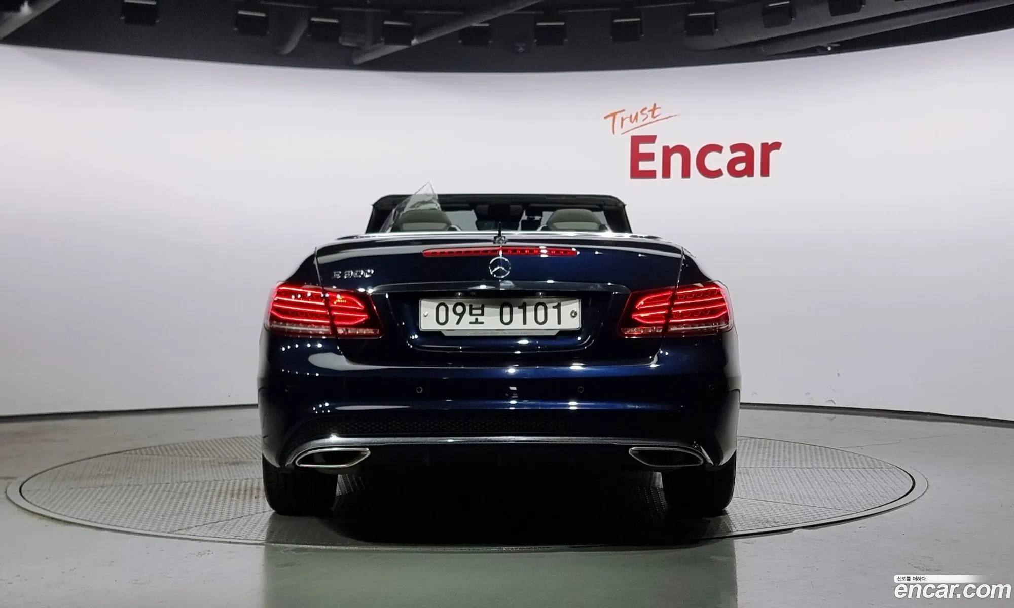 Mercedes E-Class W212 E200 Cabriolet - фотография 12621146