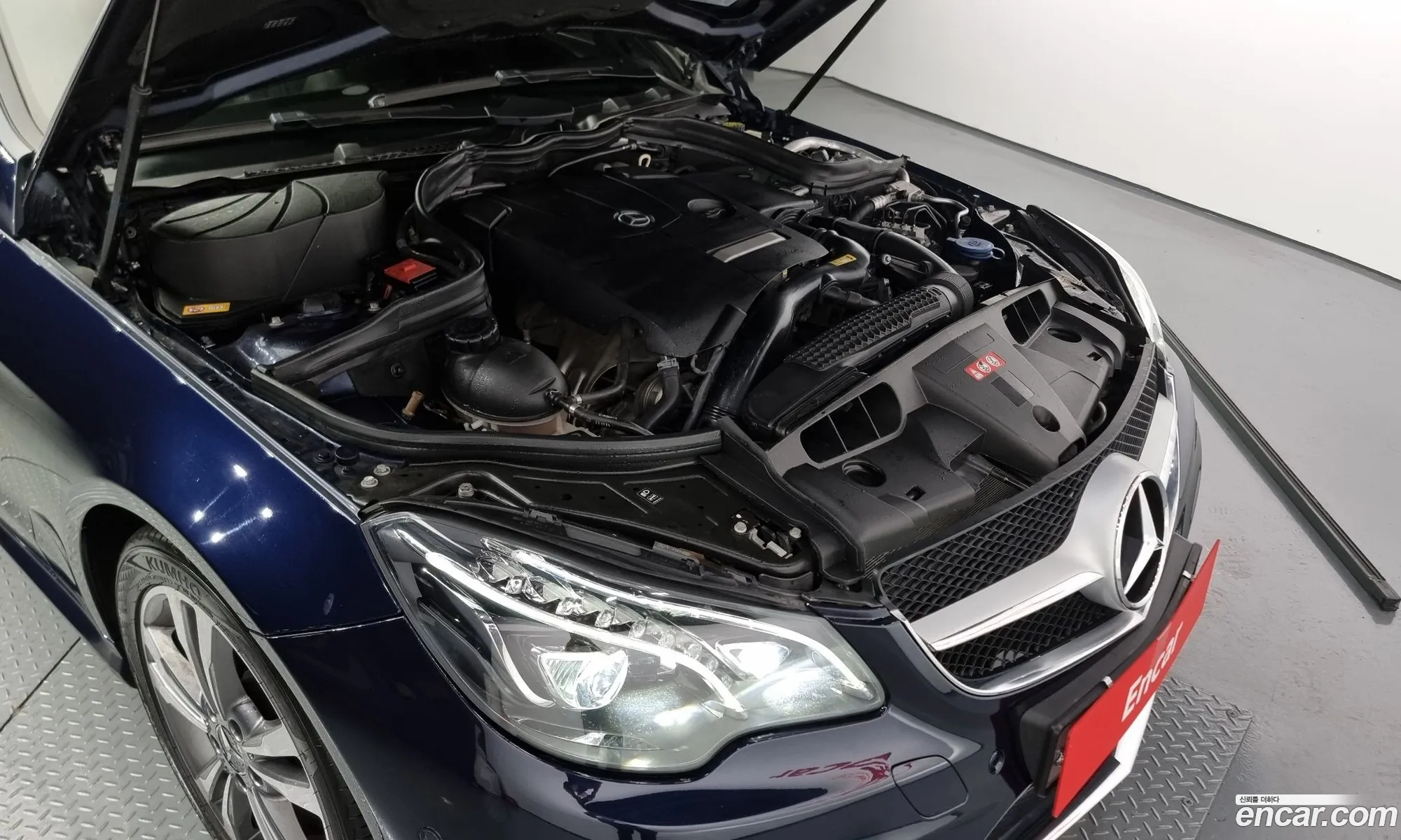 Mercedes E-Class W212 E200 Cabriolet - фотография 12621148