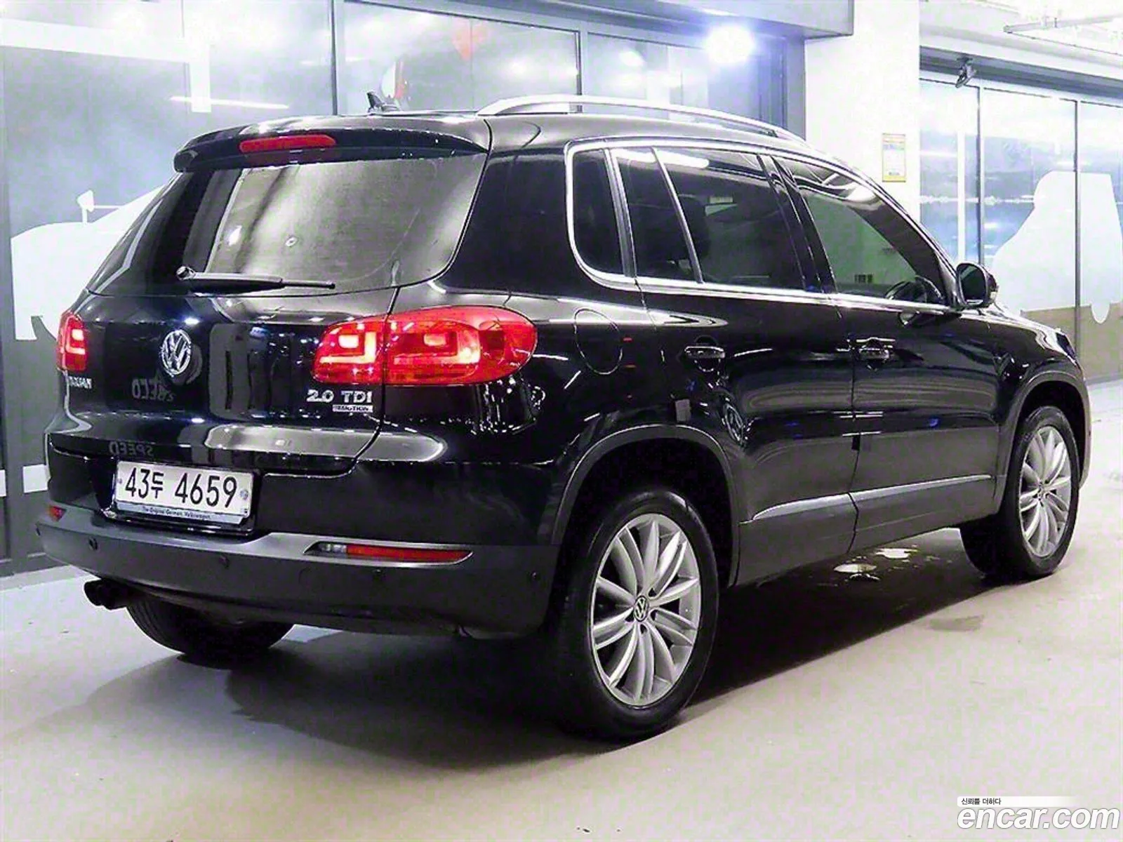 Volkswagen New Tiguan 20 Tdi Premium 5N - фотография 12804887