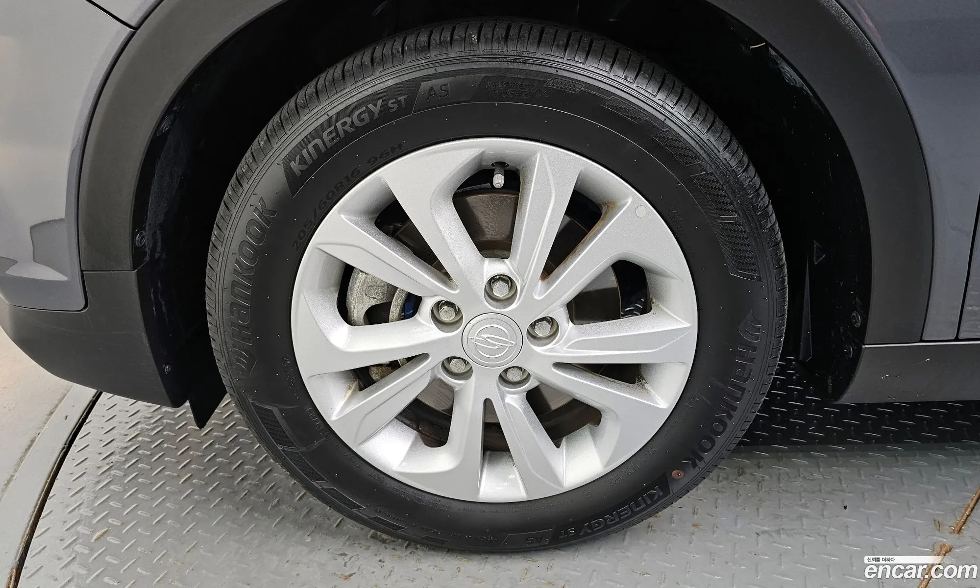Kg Mobility Ssangyong Tivoli Armor Tx 2Wd - фотография 4828992