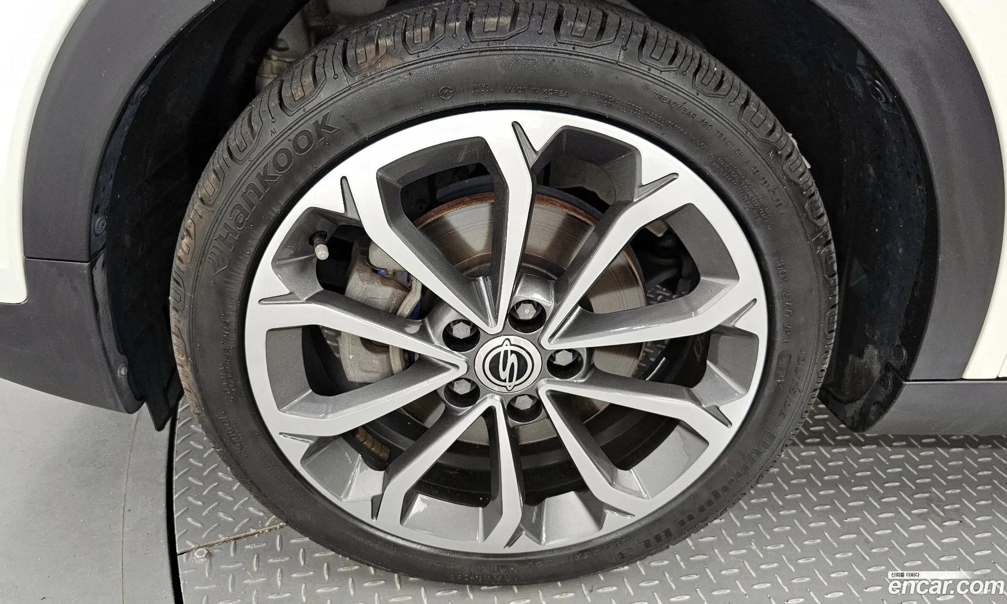 Kg Mobility Ssangyong Tivoli Armor Lx 2Wd - фотография 4842045
