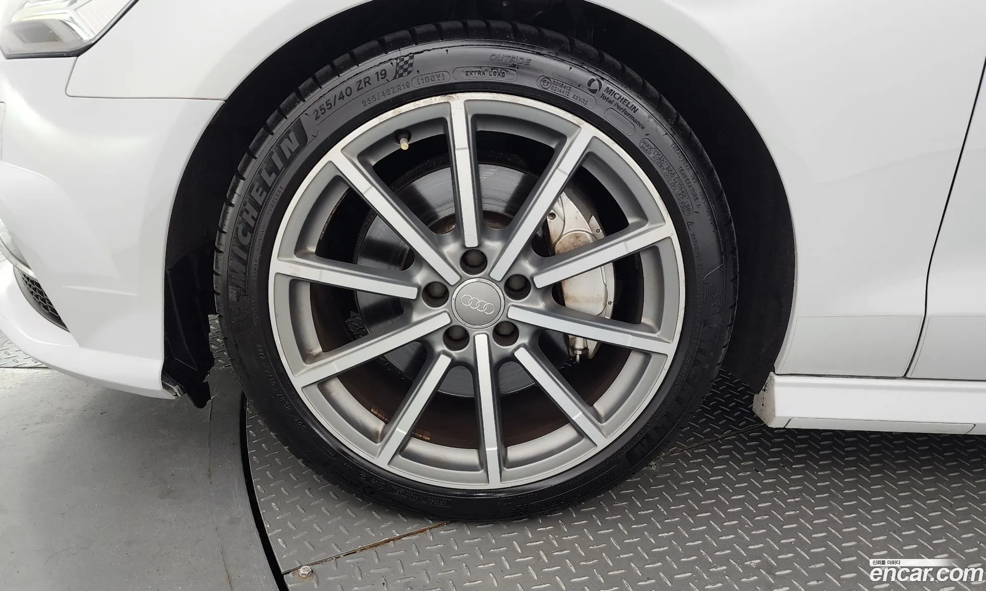 Audi New A6 40 Tdi Quattro Sport C7 - фотография 12635089