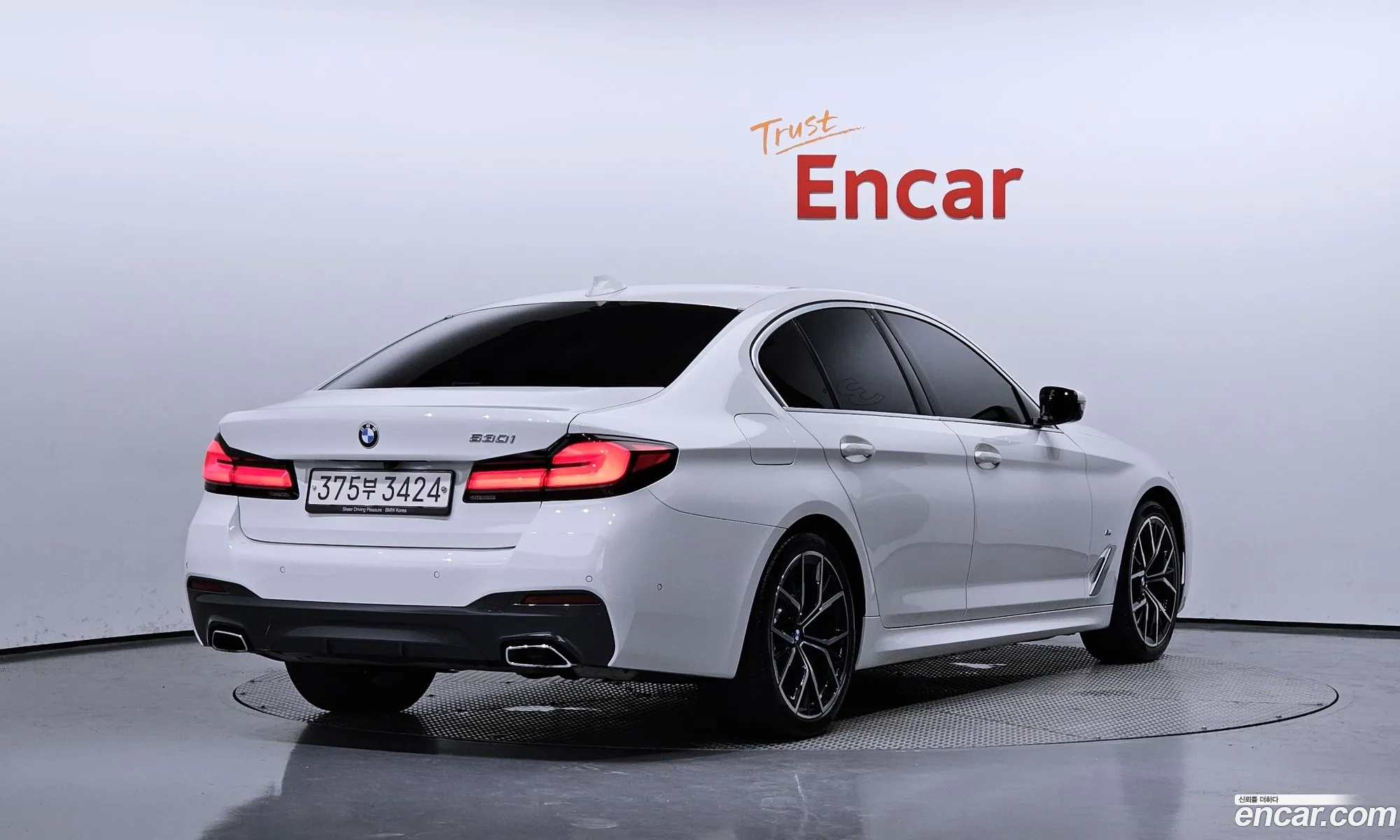 BMW 5 Series G30 530I M Sports - фотография 119459