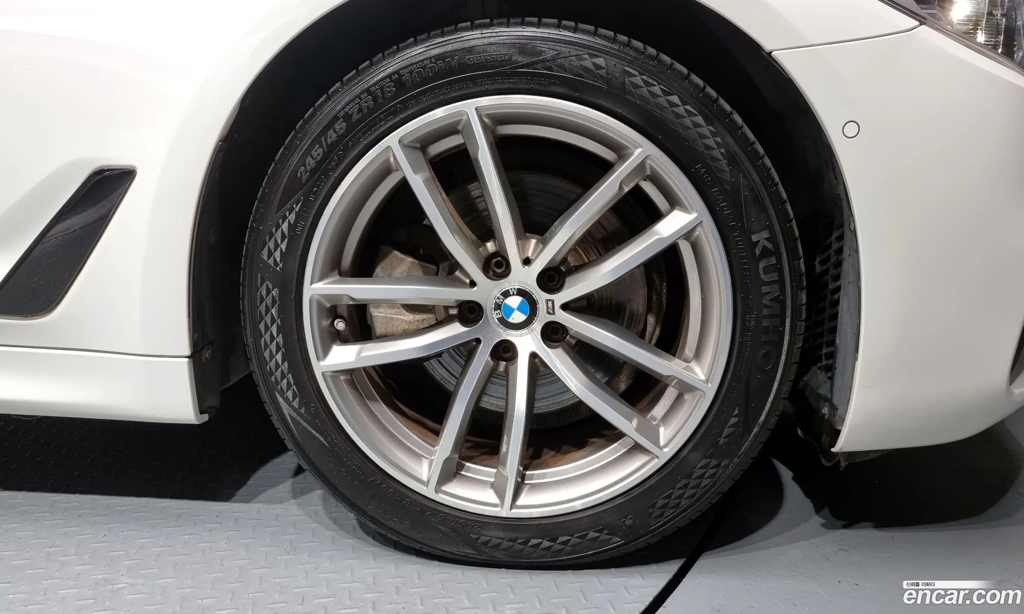 BMW 5 Series G30 520D xDrive M Sport Plus - фотография 119486