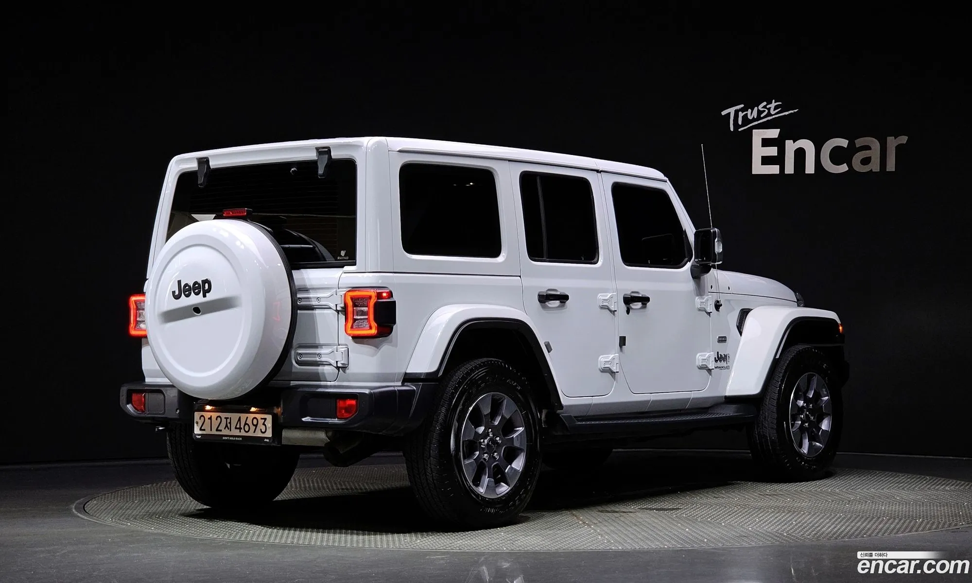 Jeep Wrangler Jl 20 Overland 4-Door - фотография 7311099