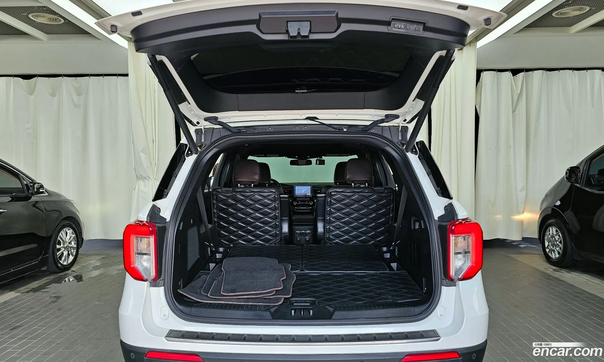 Ford Explorer 30 Platinum 4Wd 2021 - фотография 14359186