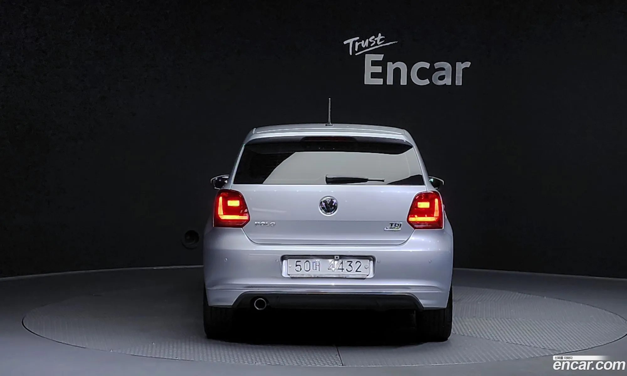 Volkswagen Polo 14 Tdi R-Line 5Th Generation - фотография 12794358