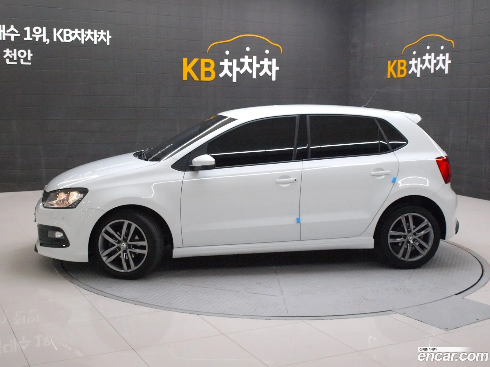 Volkswagen Polo 14 Tdi R-Line 5Th Generation - фотография 12562215