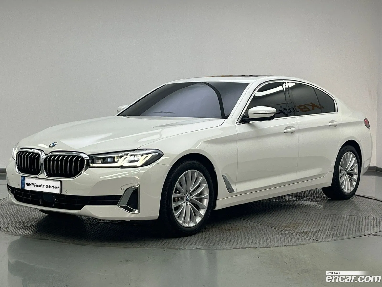 BMW 5 Series G30 530I Luxury - фотография 14036202