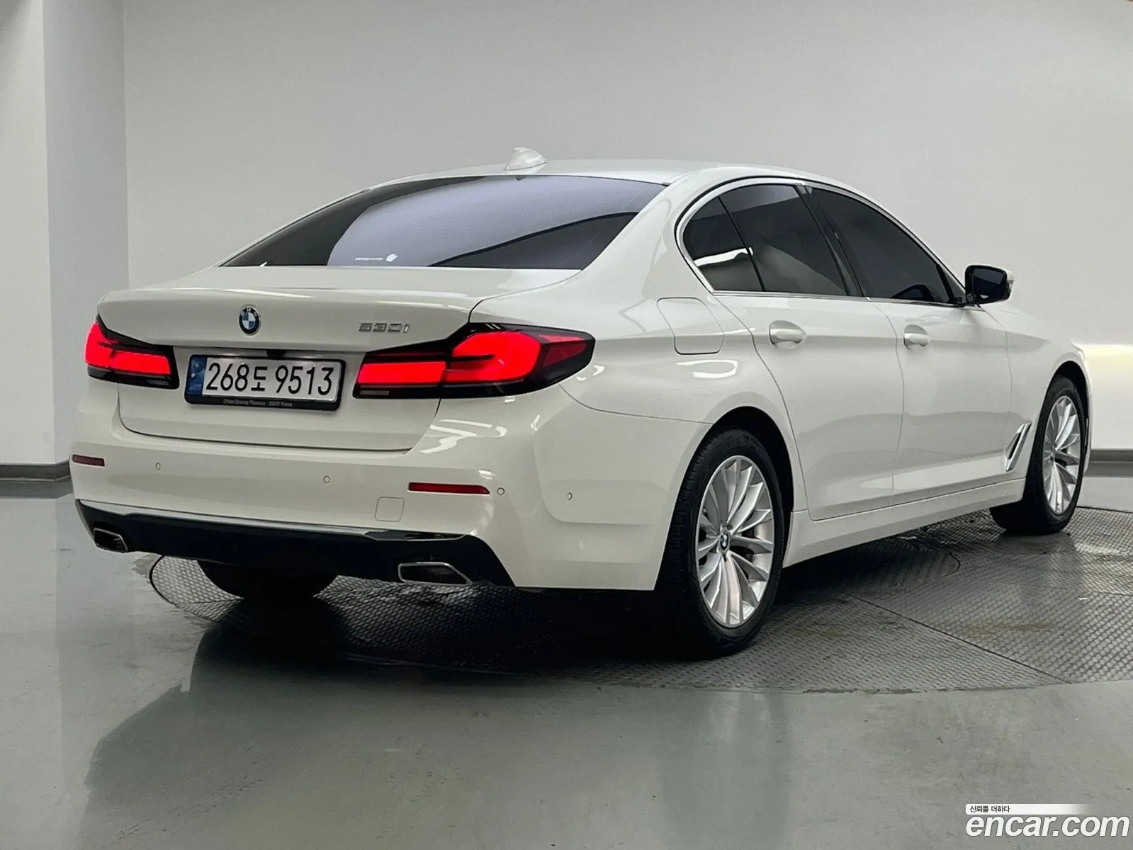 BMW 5 Series G30 530I Luxury - фотография 14036203