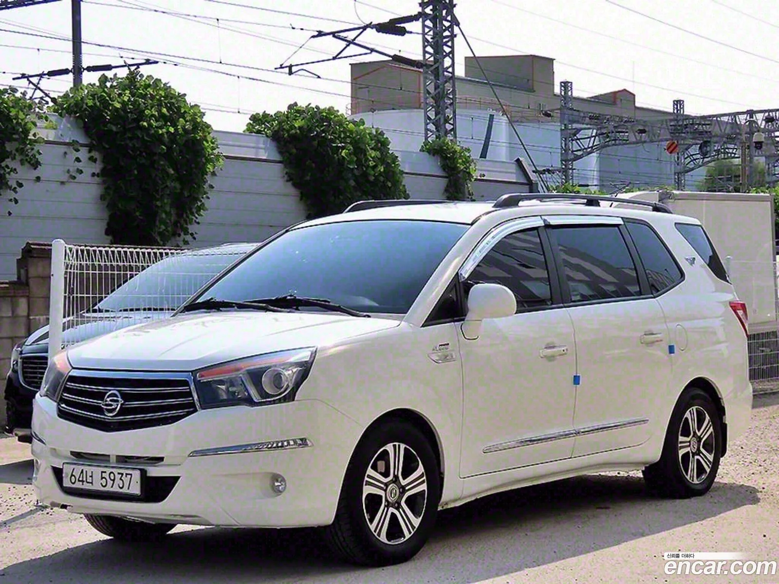 Kg Mobility Ssangyong Korando Turismo 4Wd Gt 9-Seater - фотография 4730055