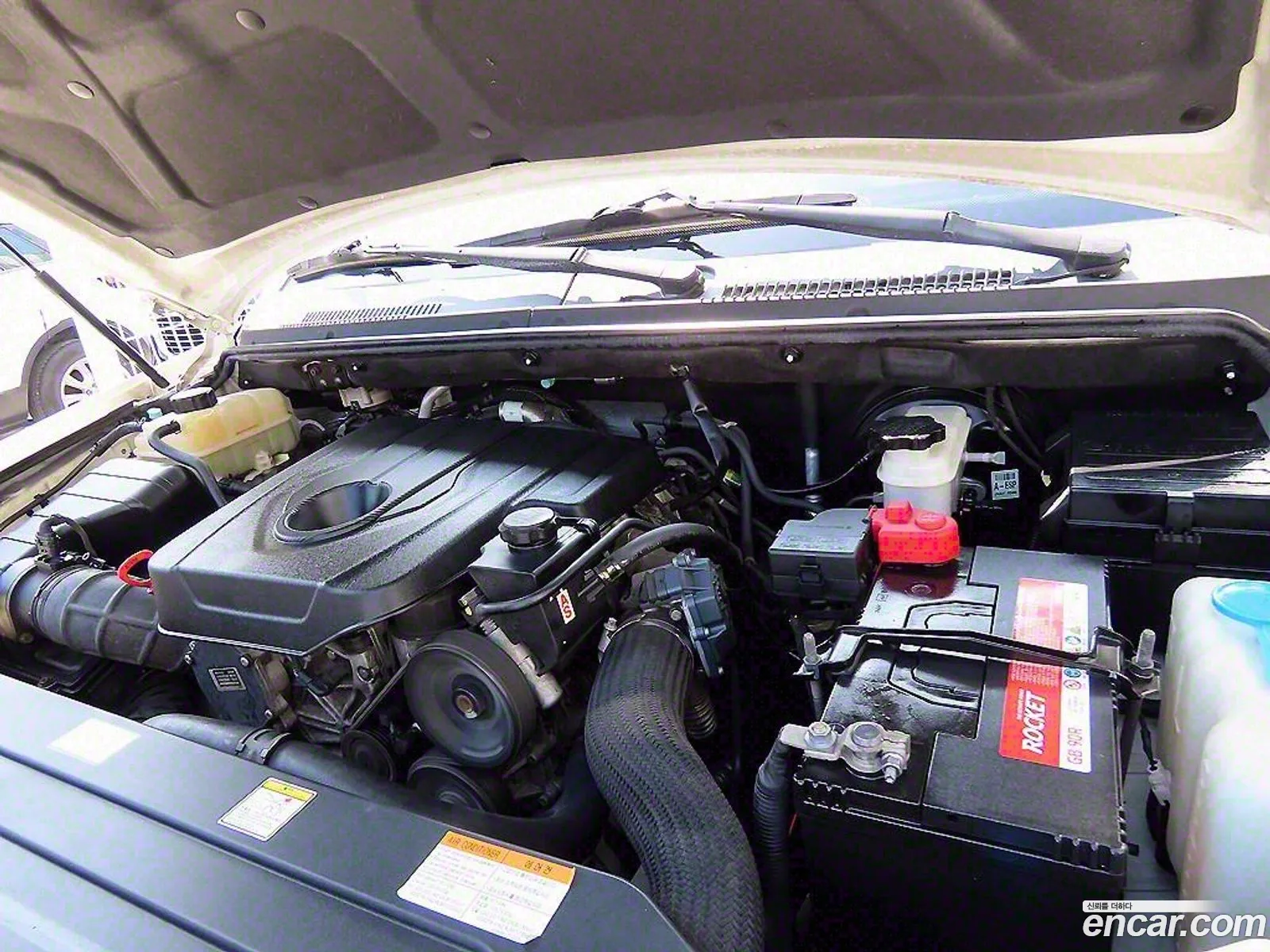 Kg Mobility Ssangyong Korando Turismo 4Wd Gt 9-Seater - фотография 4730059