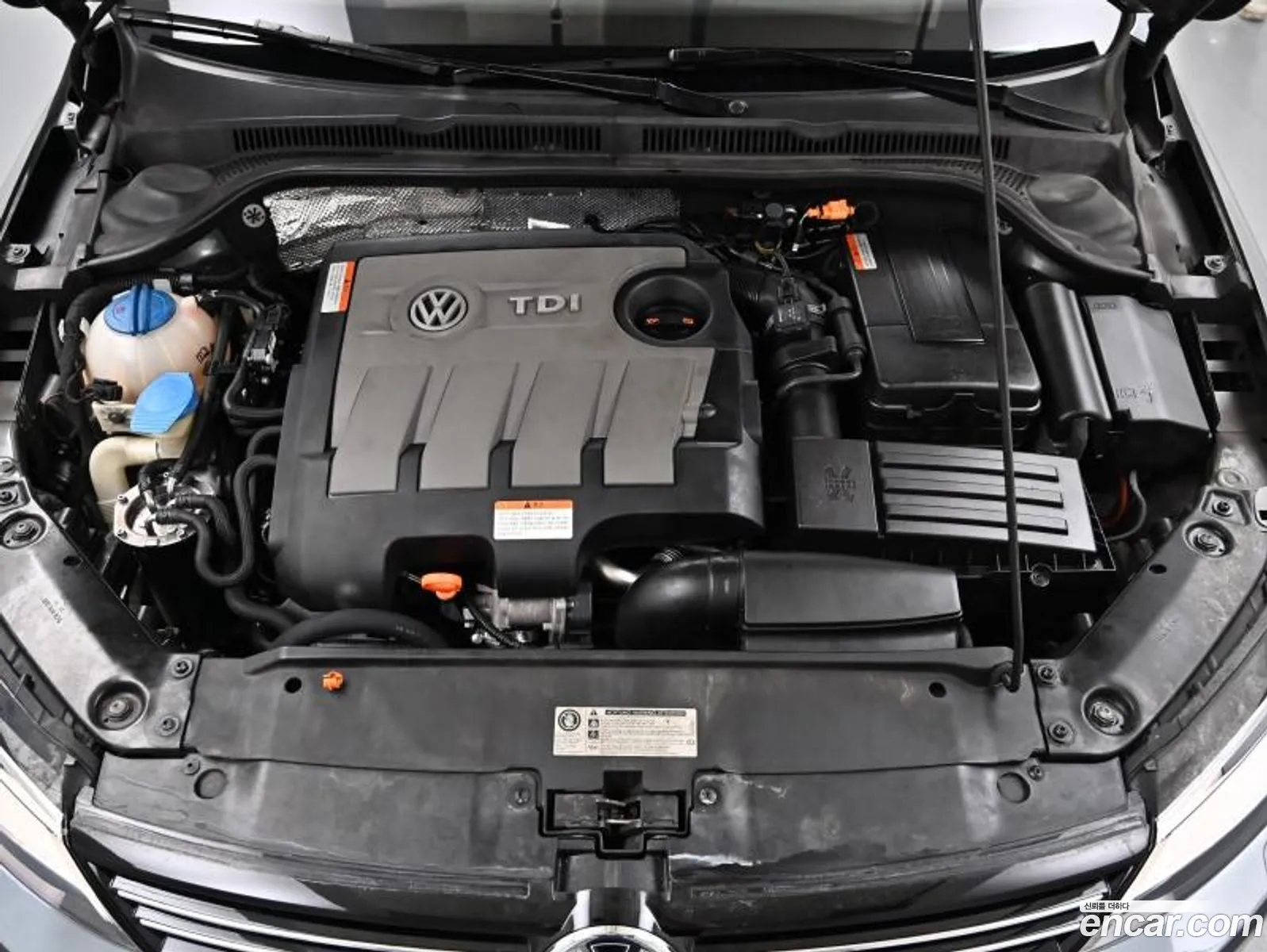 Volkswagen New Jetta 16 Tdi Bluemotion 6Th Generation - фотография 12562183