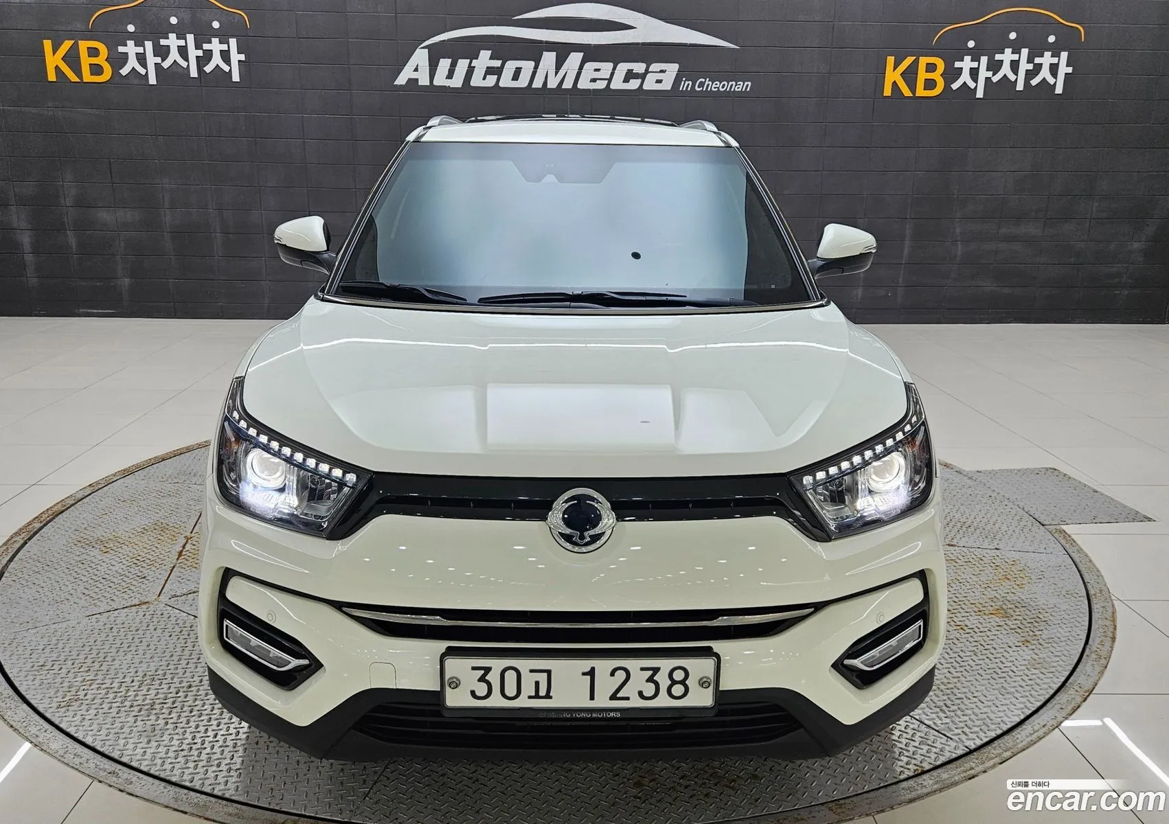 Kg Mobility Ssangyong Tivoli Armor Gear Edition 2Wd - фотография 4715172