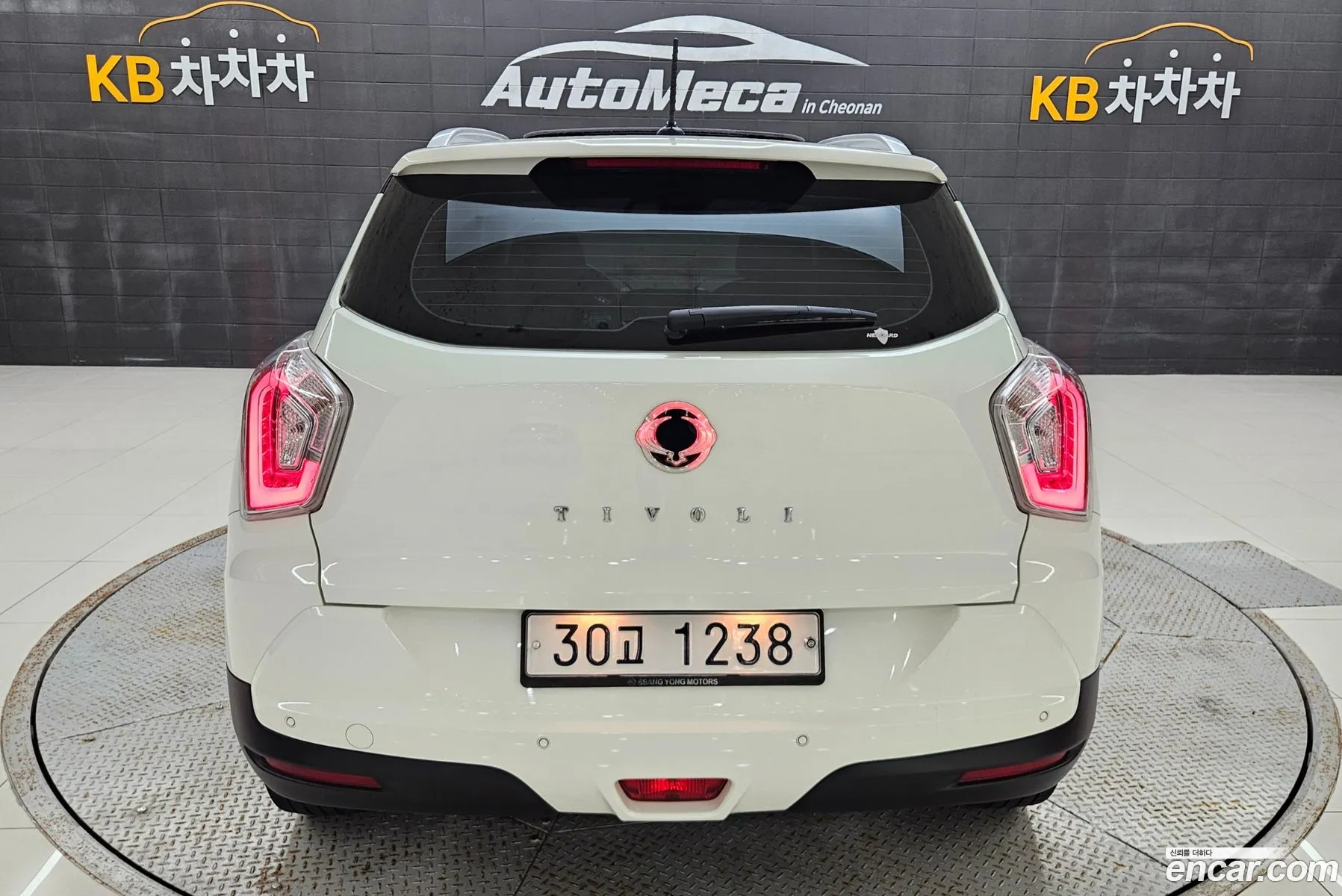 Kg Mobility Ssangyong Tivoli Armor Gear Edition 2Wd - фотография 4715173
