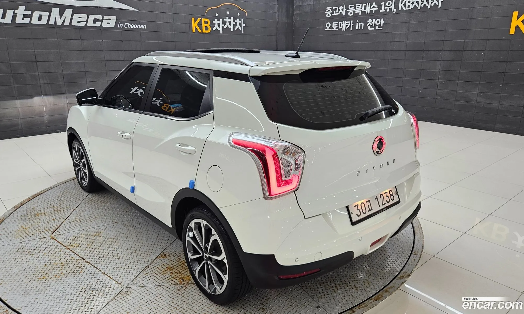 Kg Mobility Ssangyong Tivoli Armor Gear Edition 2Wd - фотография 4715177