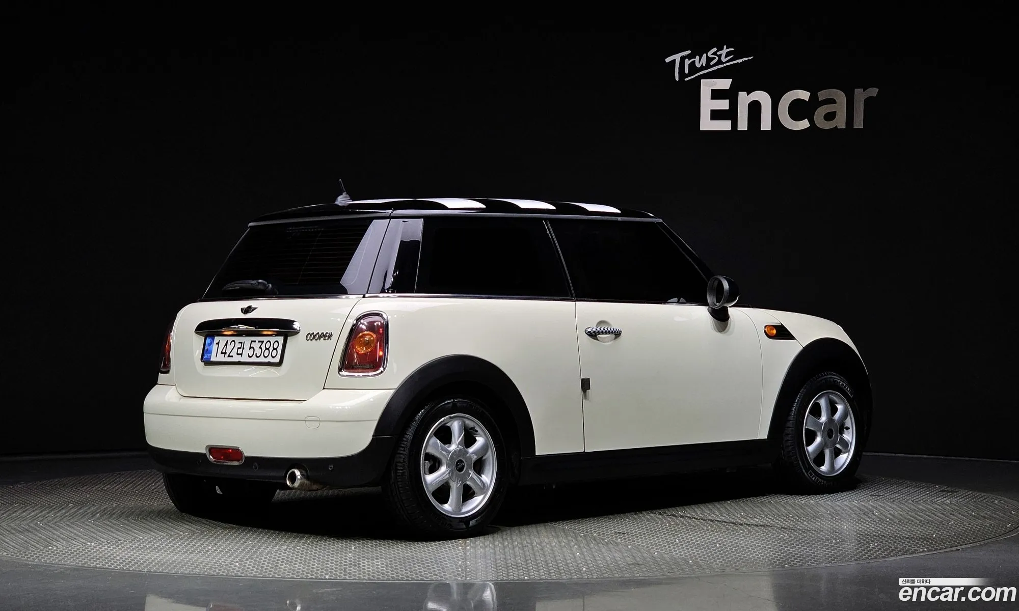 Mini Cooper Se - фотография 258640