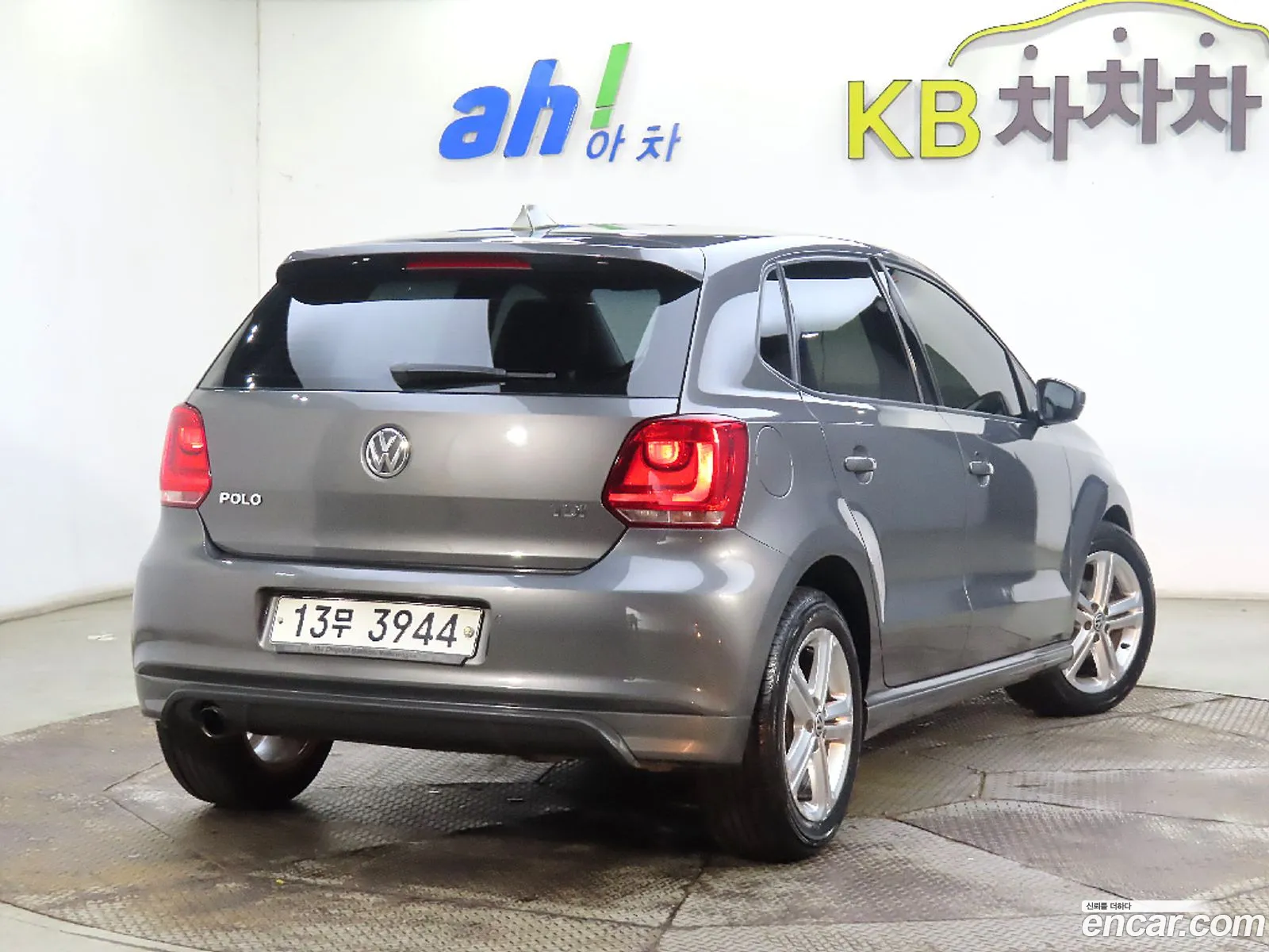 Volkswagen Polo 16 Tdi R-Line 5Th Generation - фотография 12504969