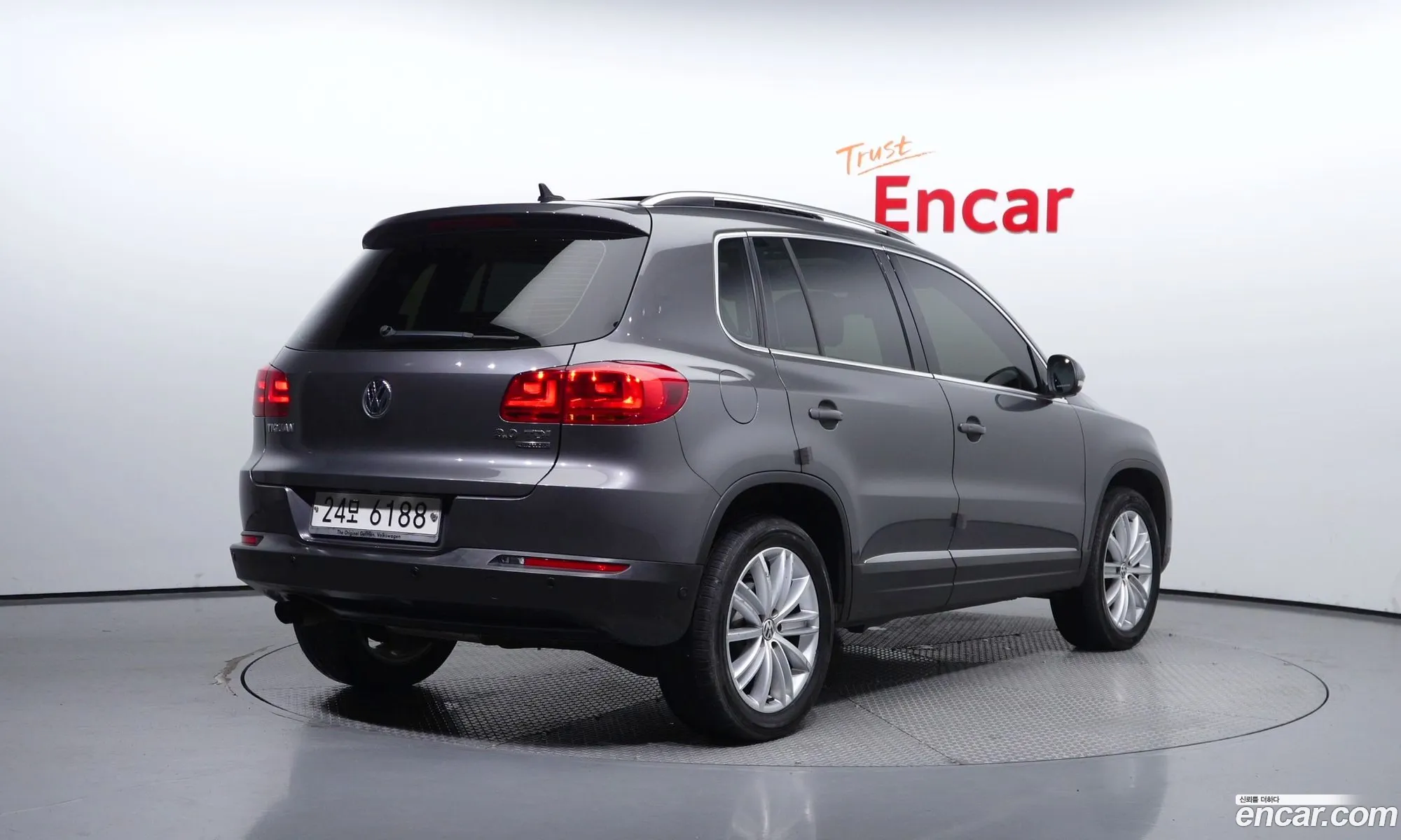 Volkswagen New Tiguan 20 Tdi Premium 5N - фотография 12683991