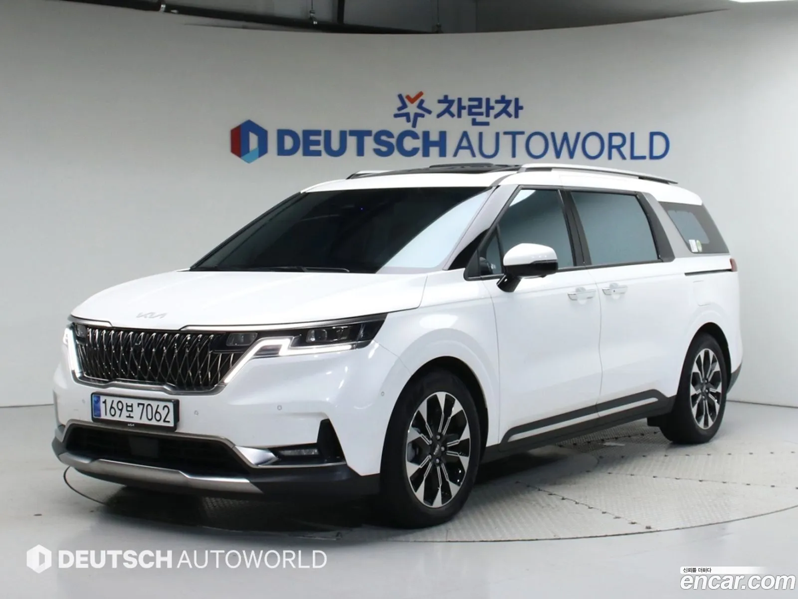 Kia Carnival 4Th Generation 9-Seater Signature - фотография 12503434