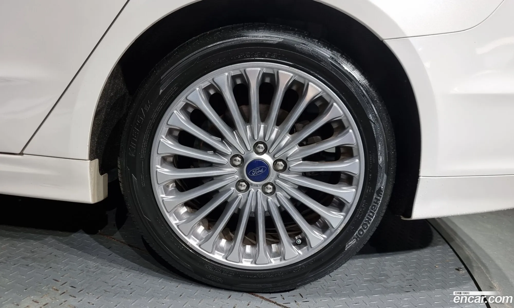 Ford Fusion 20 Titanium Ecoboost 2Nd Generation - фотография 17326811