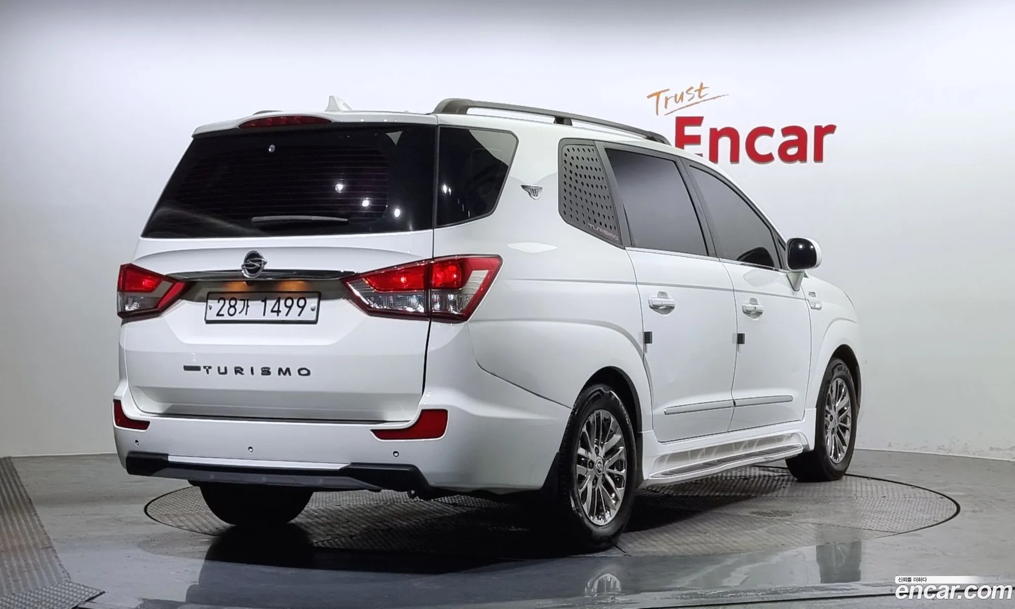 Kg Mobility Ssangyong Korando Turismo 4Wd Extreme 9-Seater - фотография 4691992