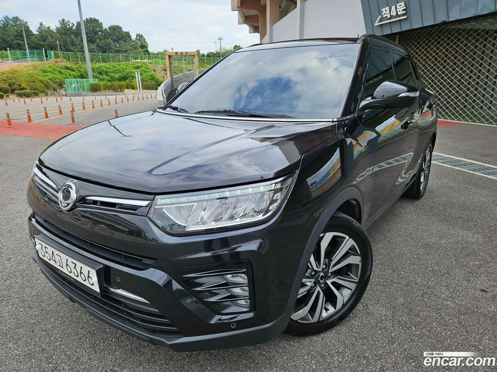 Kg Mobility Ssangyong Very New Tivoli Gasoline 15 2Wd Limited Edition - фотография 4858560
