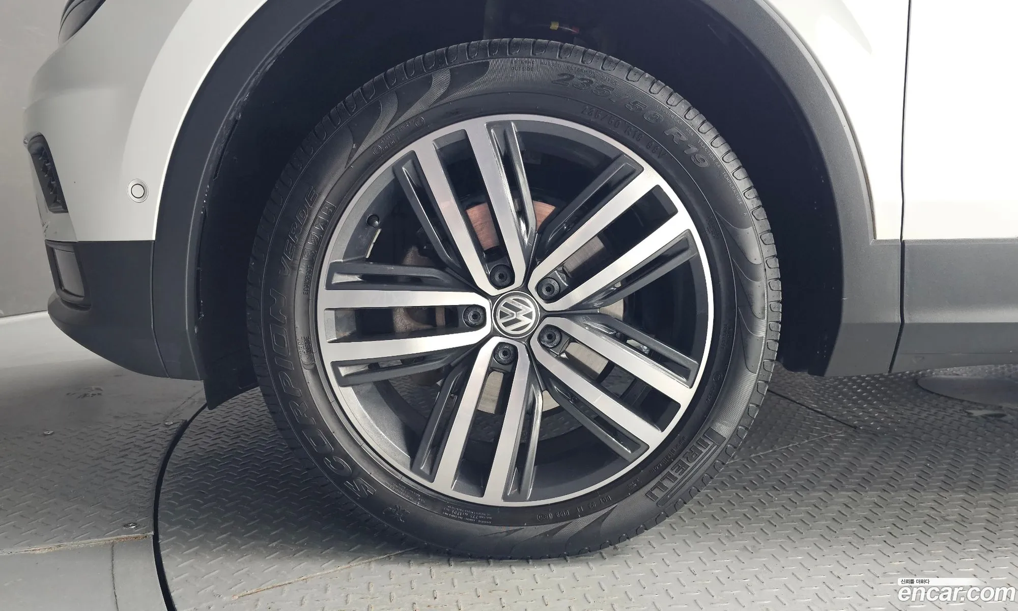 Volkswagen Tiguan Allspace 20 Tdi Prestige - фотография 12761548