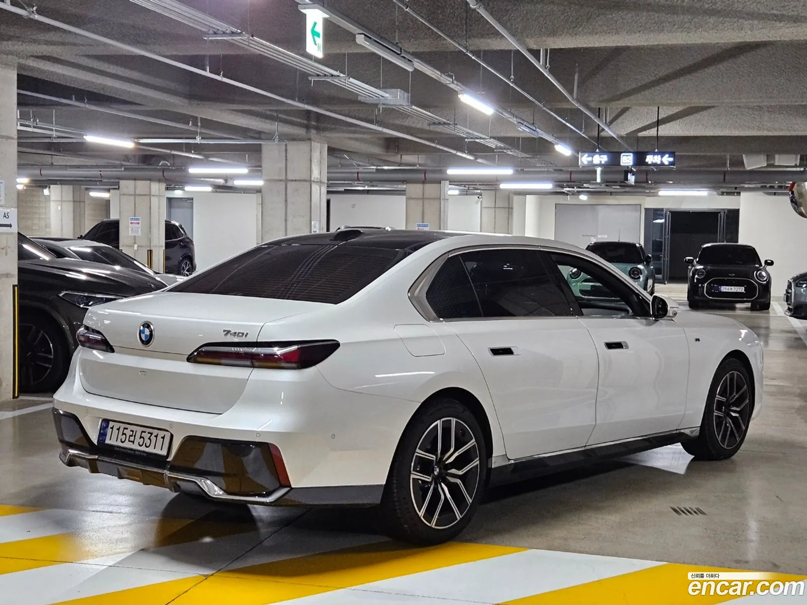 BMW 7 Series G70 740I Sdrive M Sports - фотография 2707982