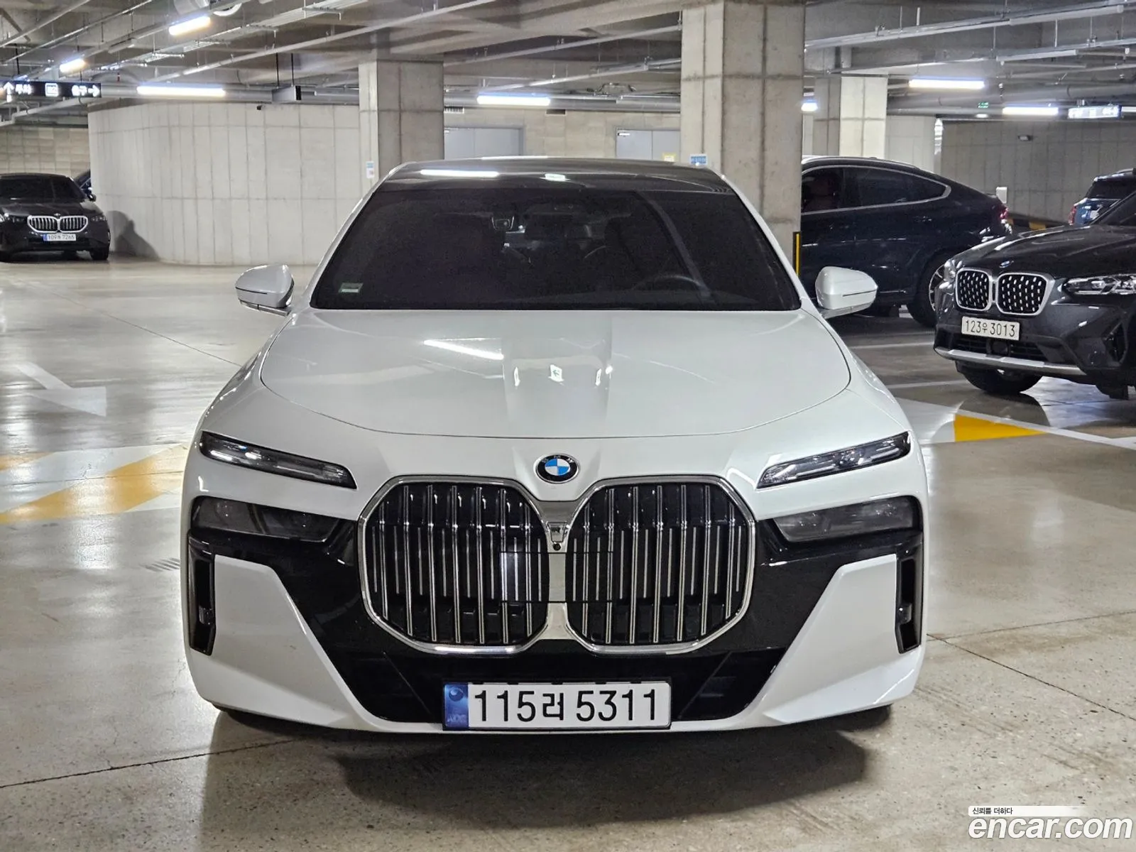 BMW 7 Series G70 740I Sdrive M Sports - фотография 2707983