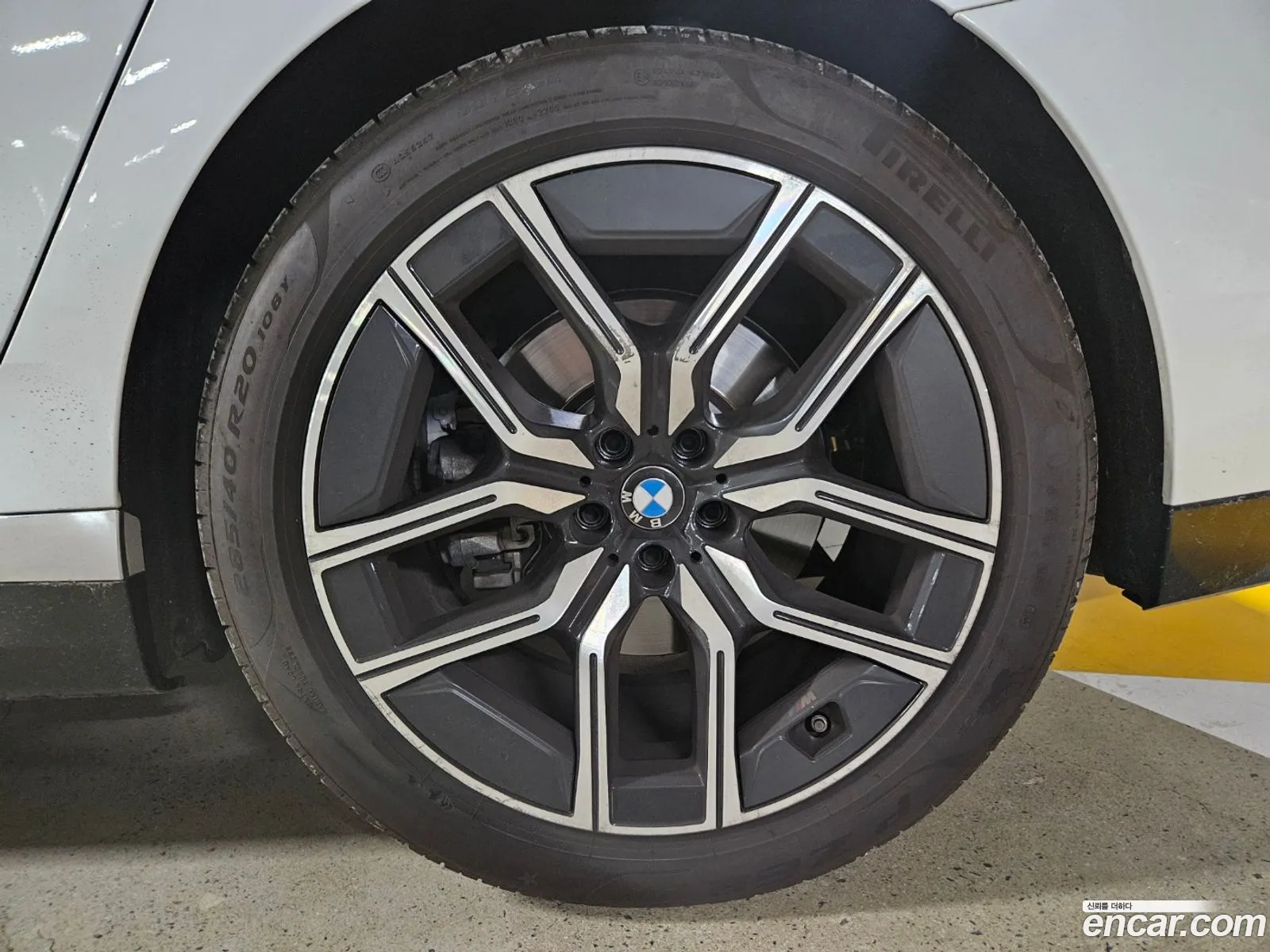 BMW 7 Series G70 740I Sdrive M Sports - фотография 2707985