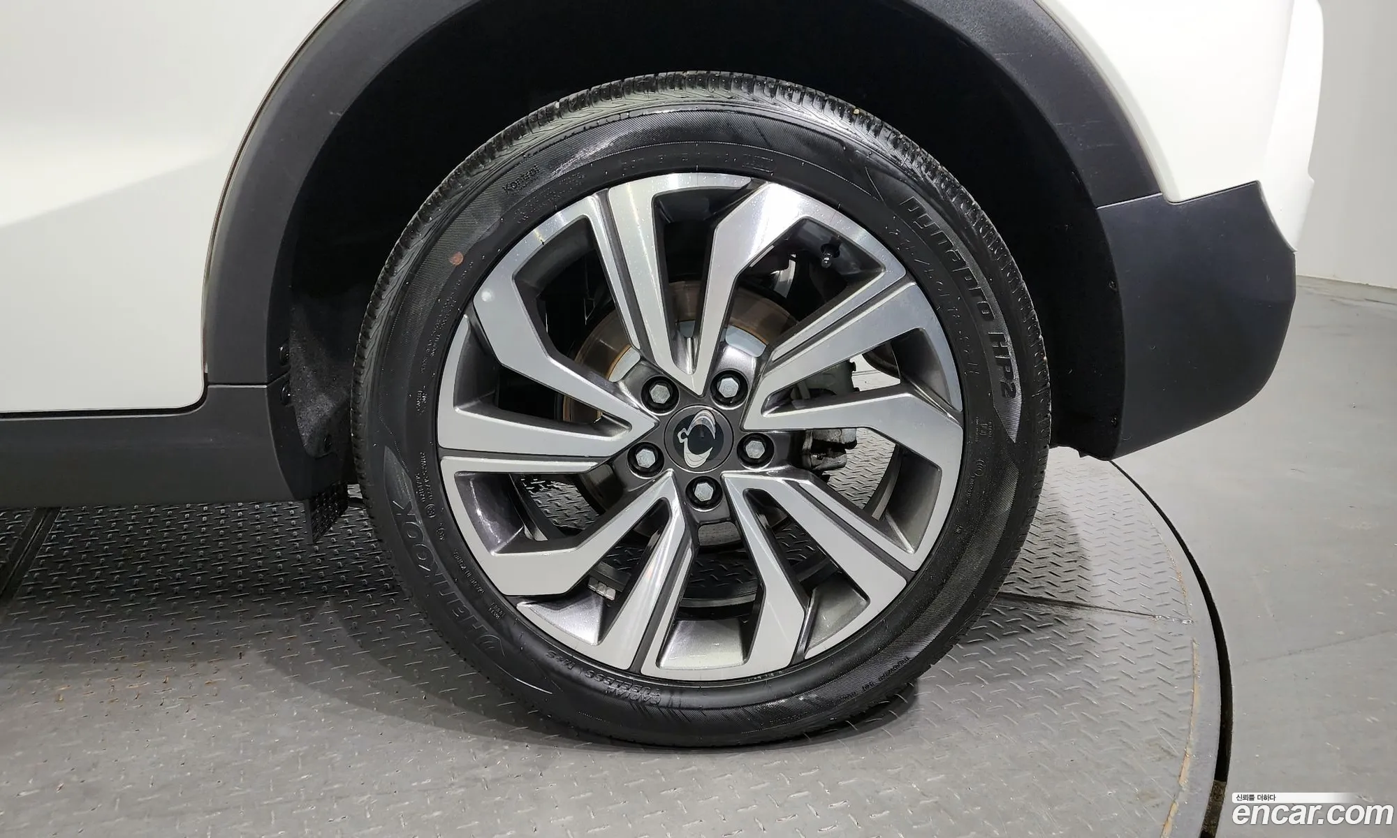 Kg Mobility Ssangyong Very New Tivoli Gasoline 15 2Wd Limited Edition - фотография 4829166