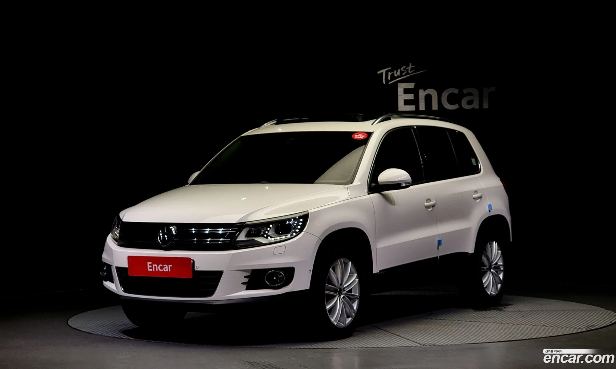 Volkswagen New Tiguan 20 Tdi Premium 5N - фотография 12683954