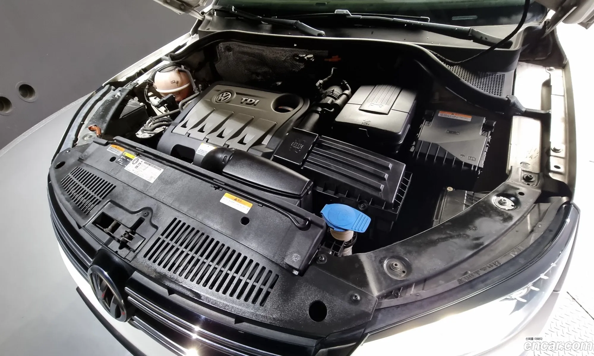 Volkswagen New Tiguan 20 Tdi Premium 5N - фотография 12683959