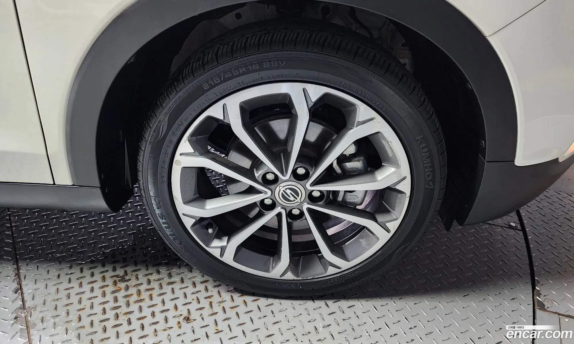 Kg Mobility Ssangyong Tivoli Vx 2Wd - фотография 4796518