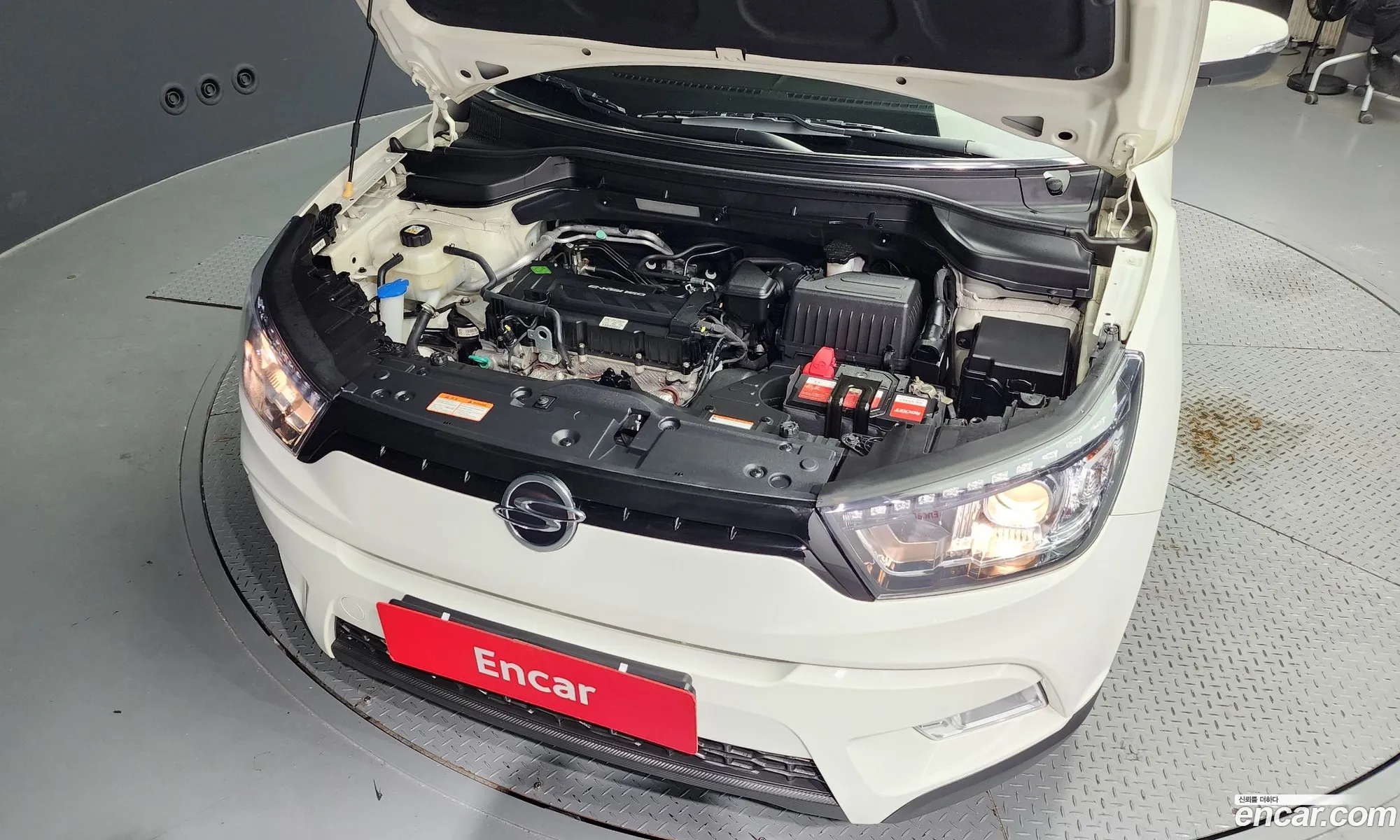 Kg Mobility Ssangyong Tivoli Vx 2Wd - фотография 4796519